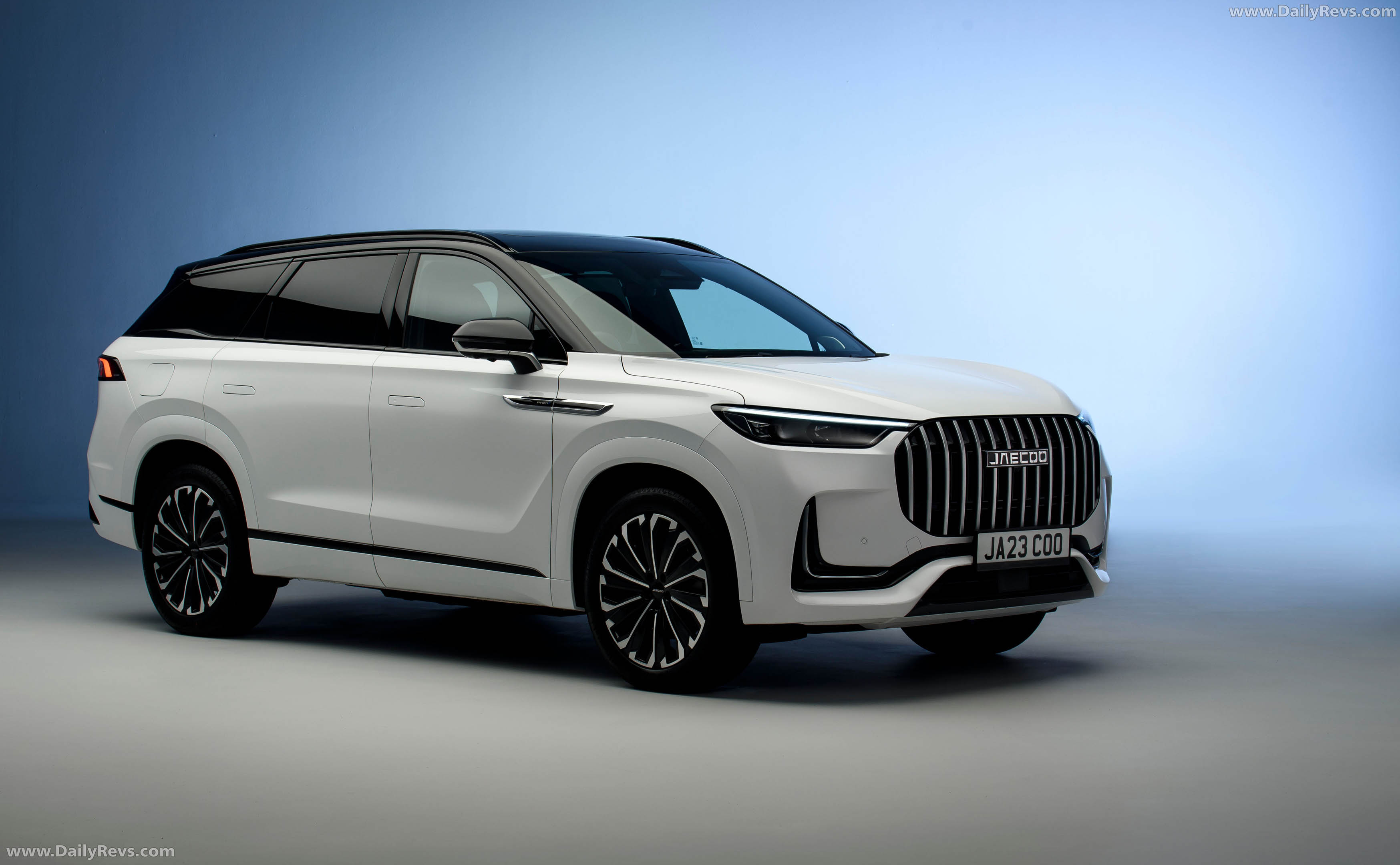 2026 Jaecoo 8 SHS-P Executive Front View