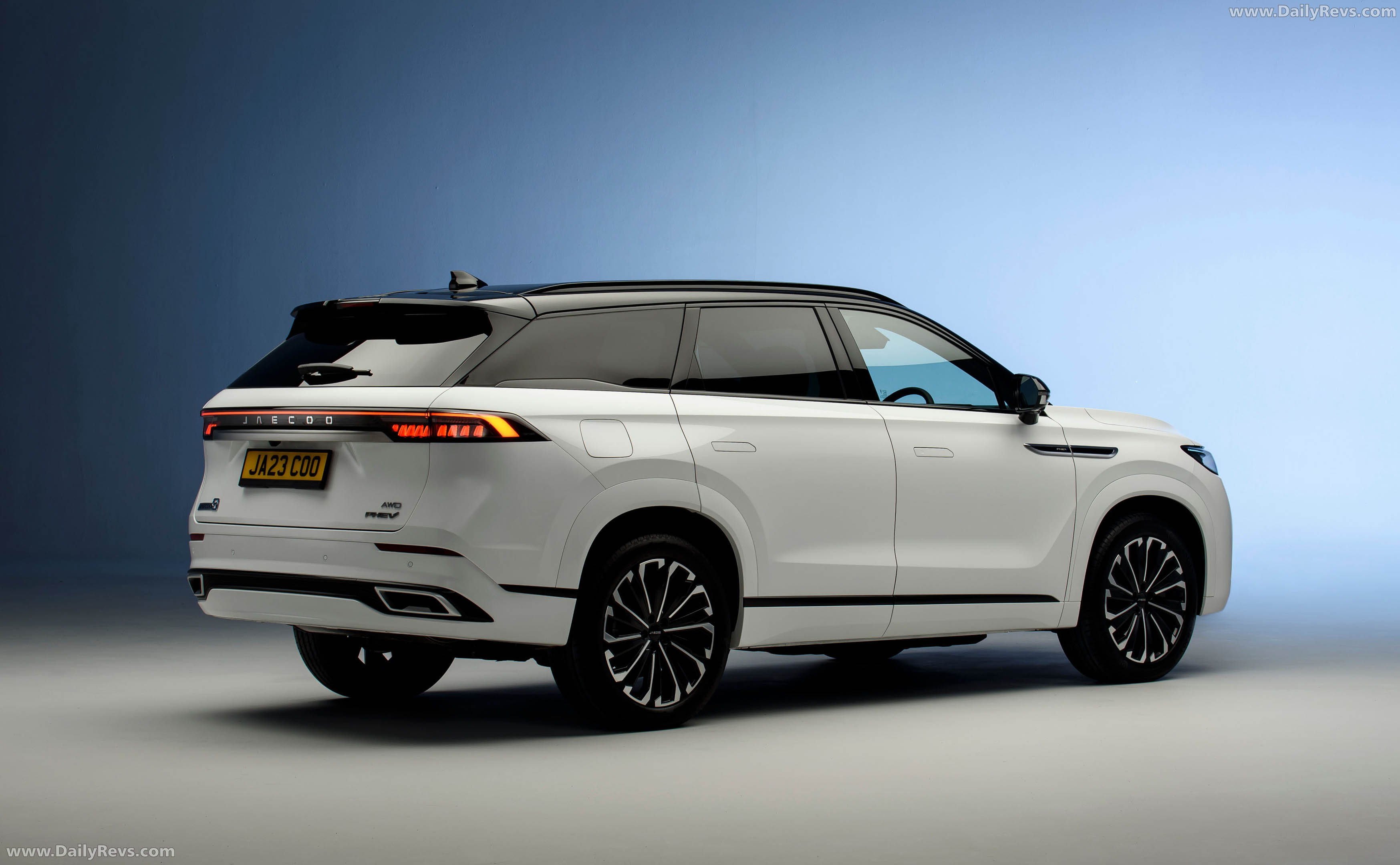 2026 Jaecoo 8 SHS-P Executive Rear View