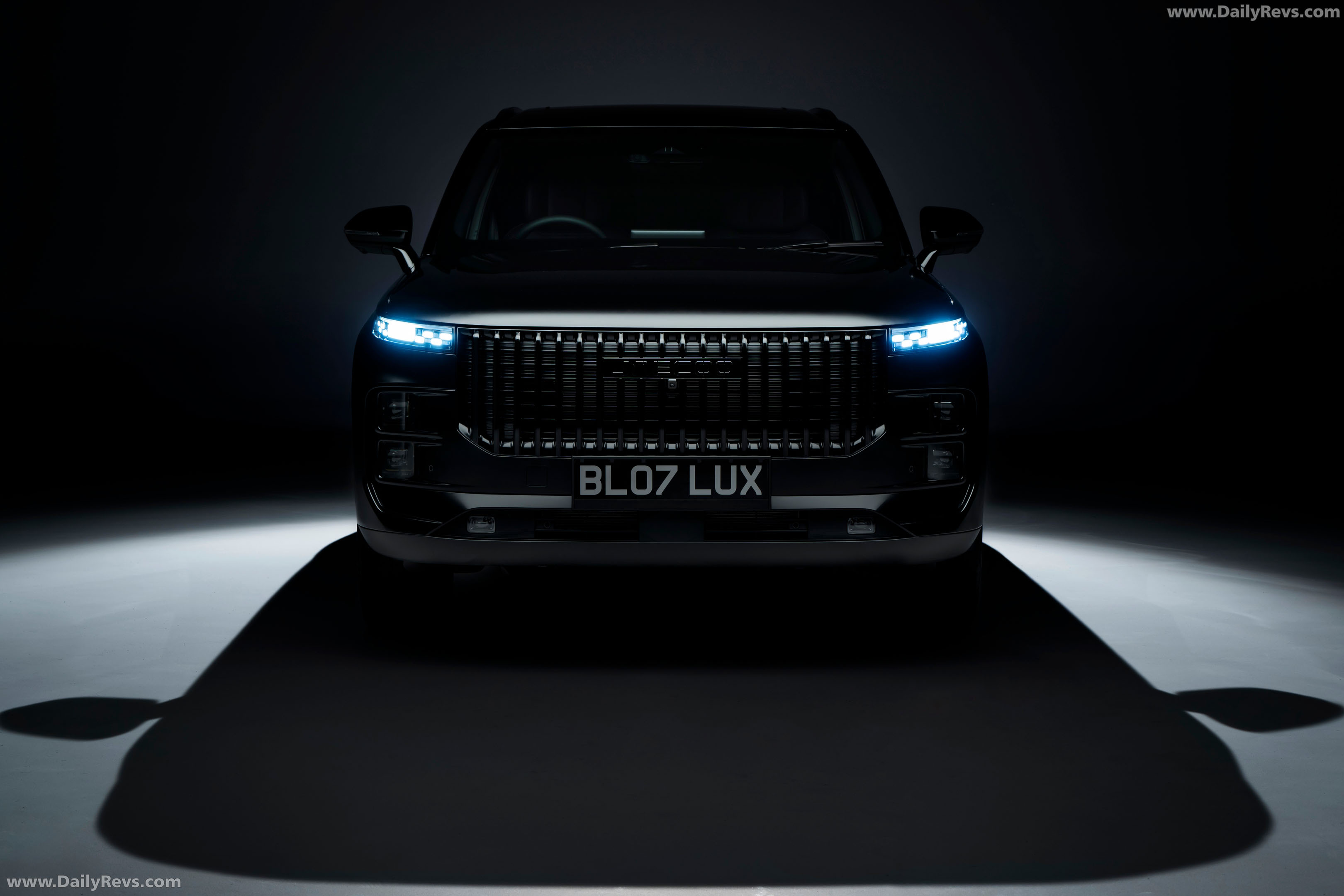 2026 Jaecoo 7 SHS-P Black Luxury Front View