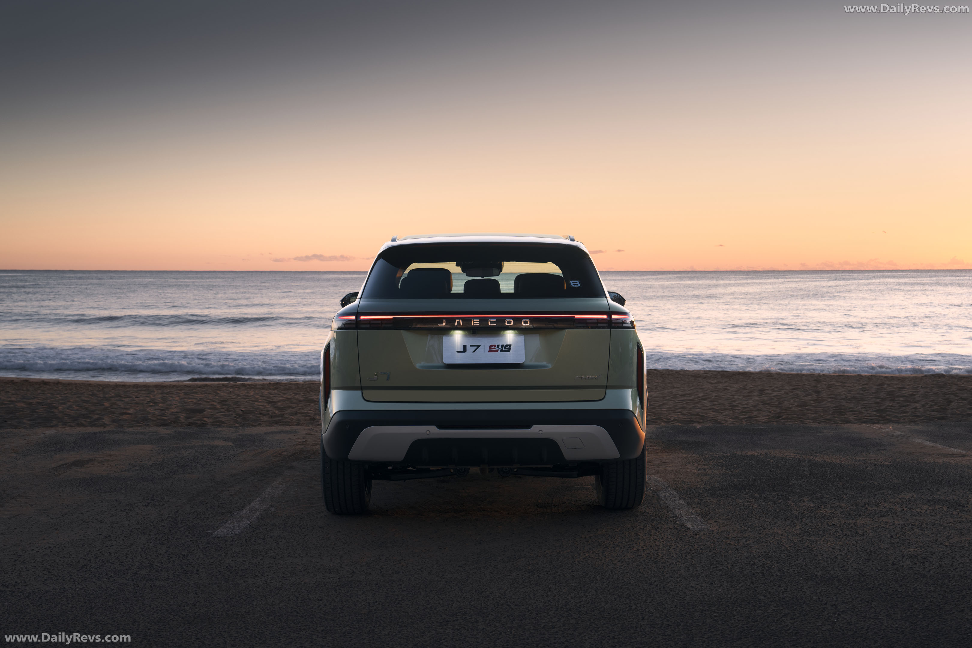 2027 Jaecoo J7 Rear View