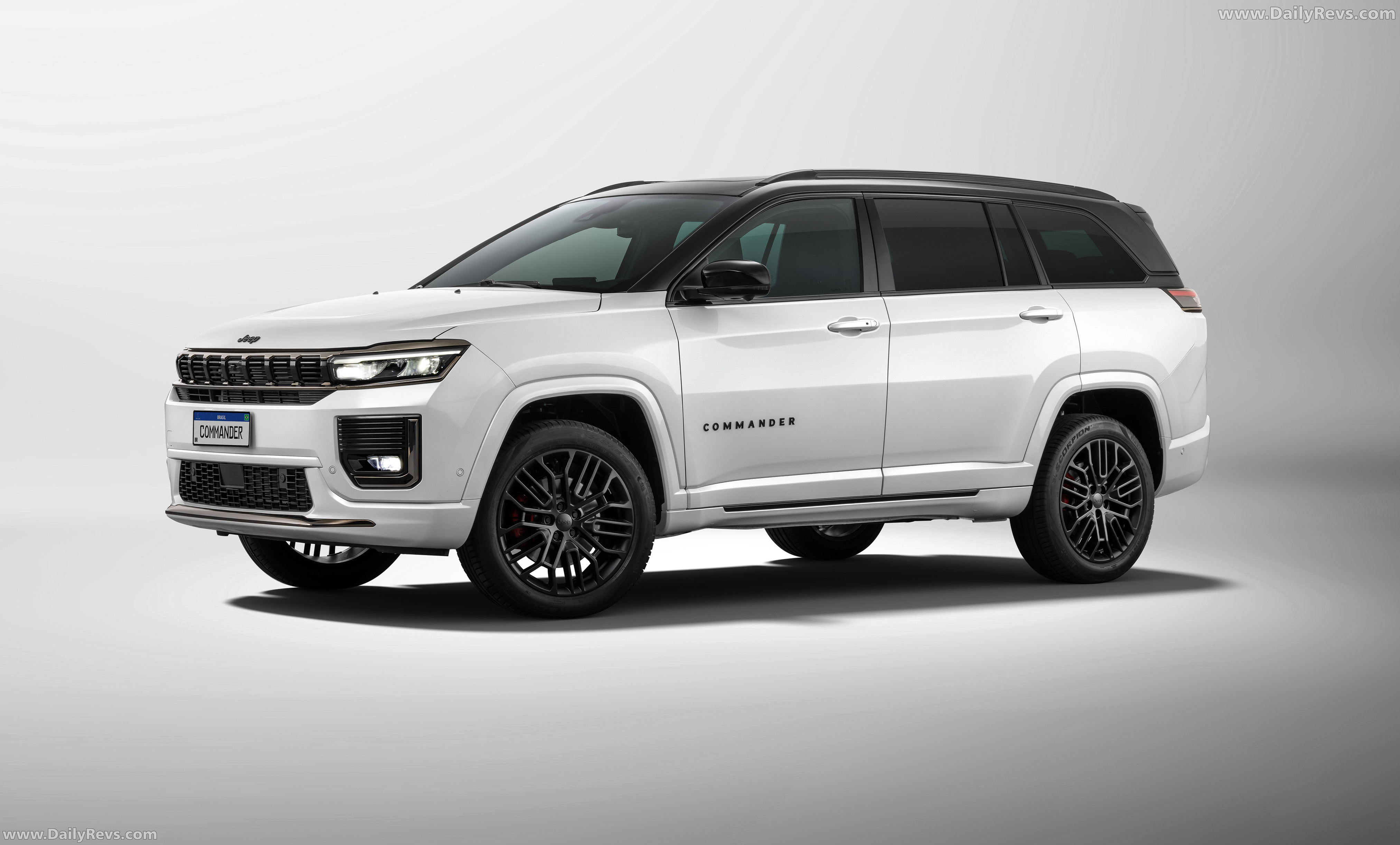 2026 Jeep Commander Blackhawk Side View