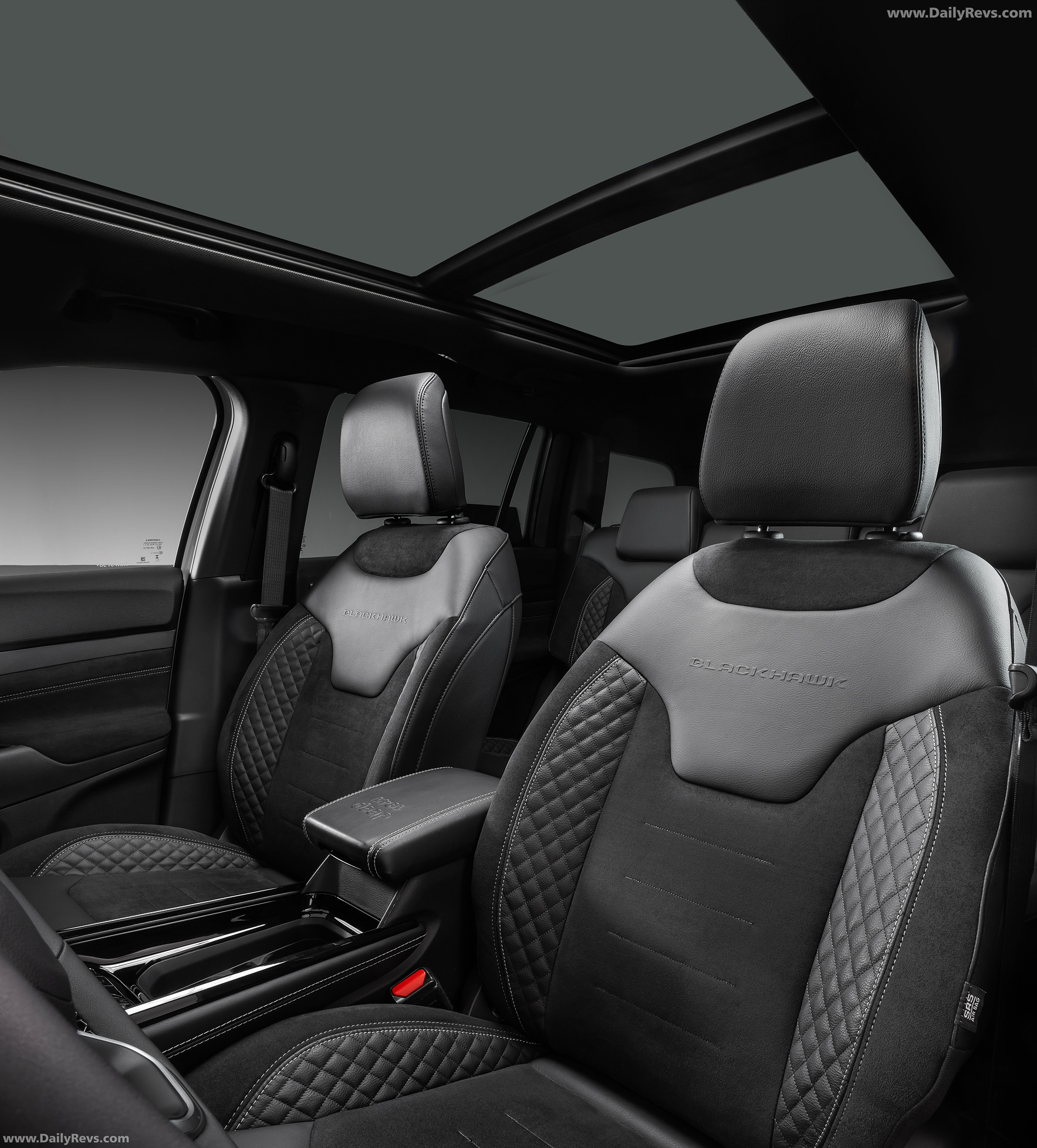 2026 Jeep Commander Blackhawk Interior