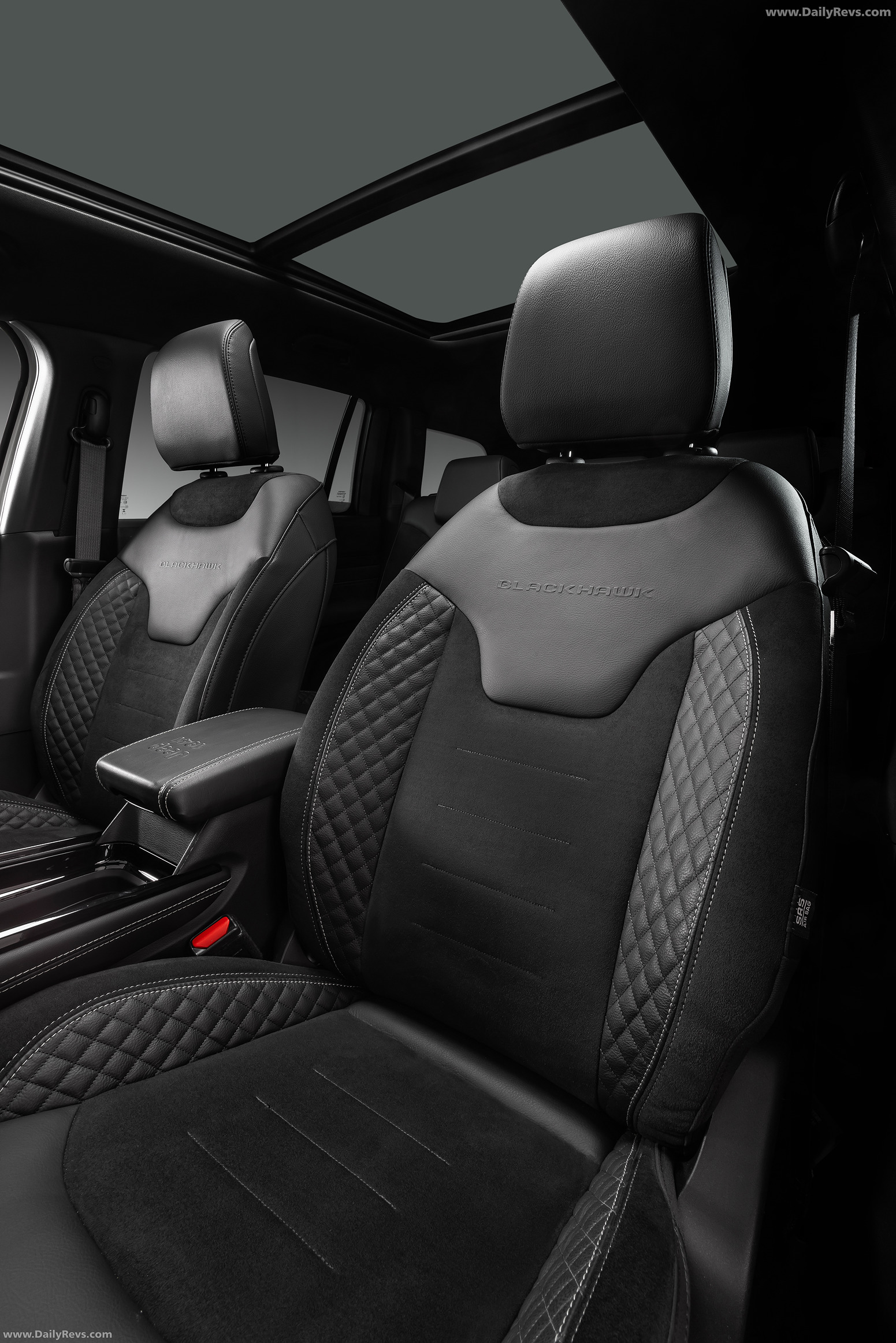 2026 Jeep Commander Blackhawk Interior