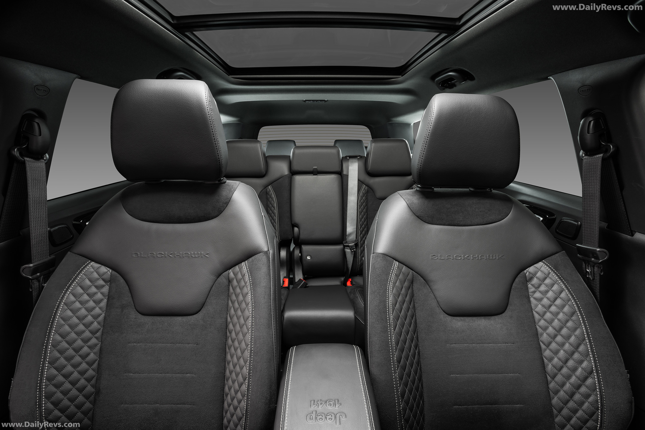 2026 Jeep Commander Blackhawk Interior