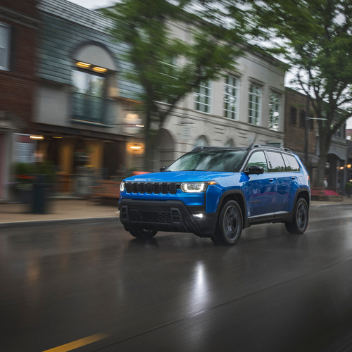 2025 Jeep Cherokee Overland Front View