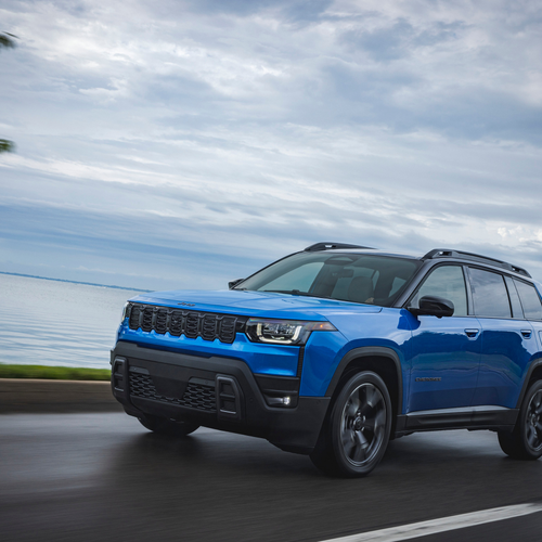2025 Jeep Cherokee Overland Front View