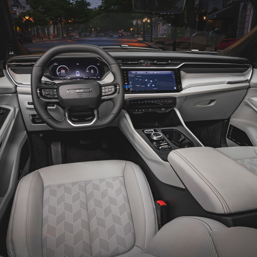 2025 Jeep Cherokee Overland Interior