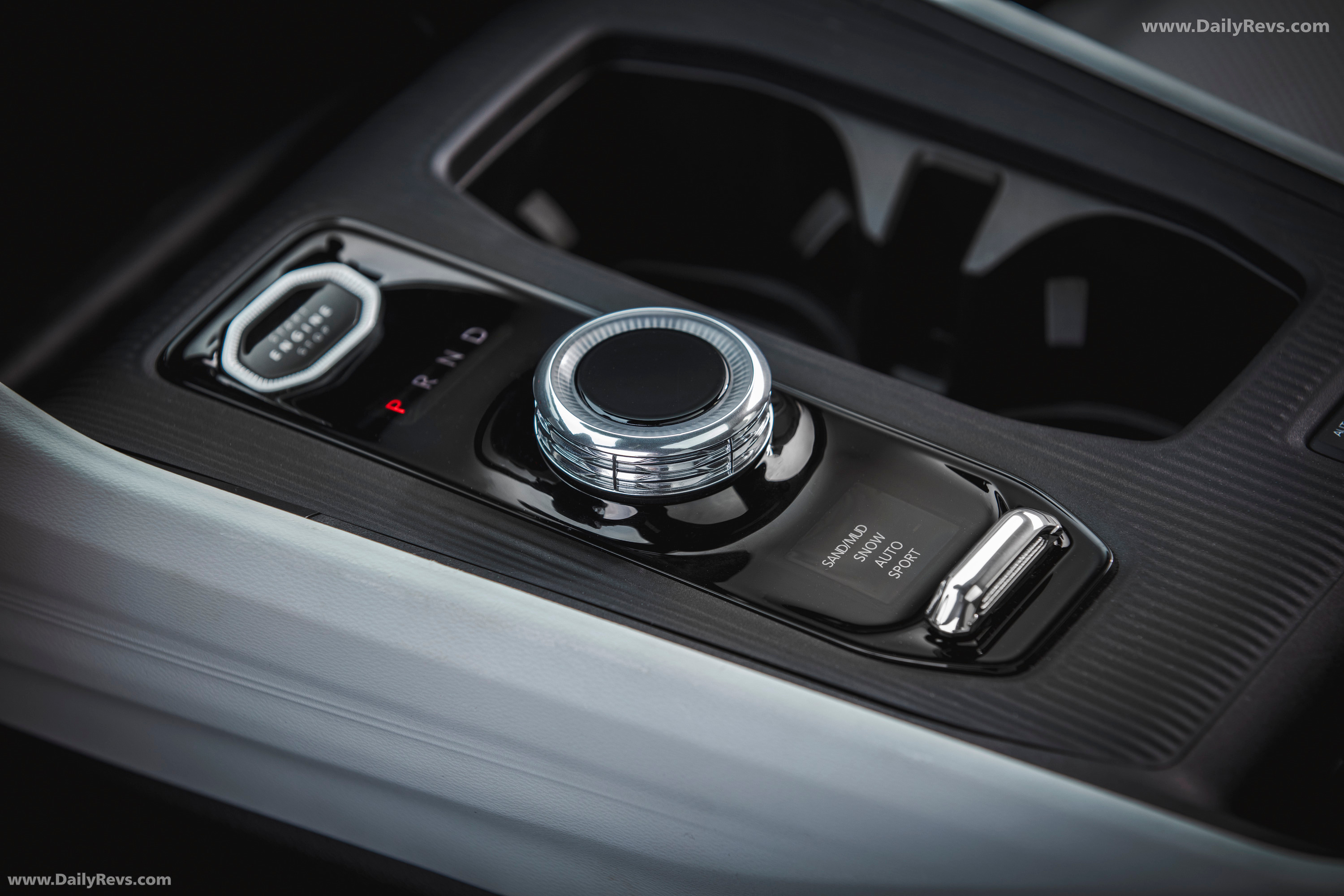 2025 Jeep Cherokee Overland Interior