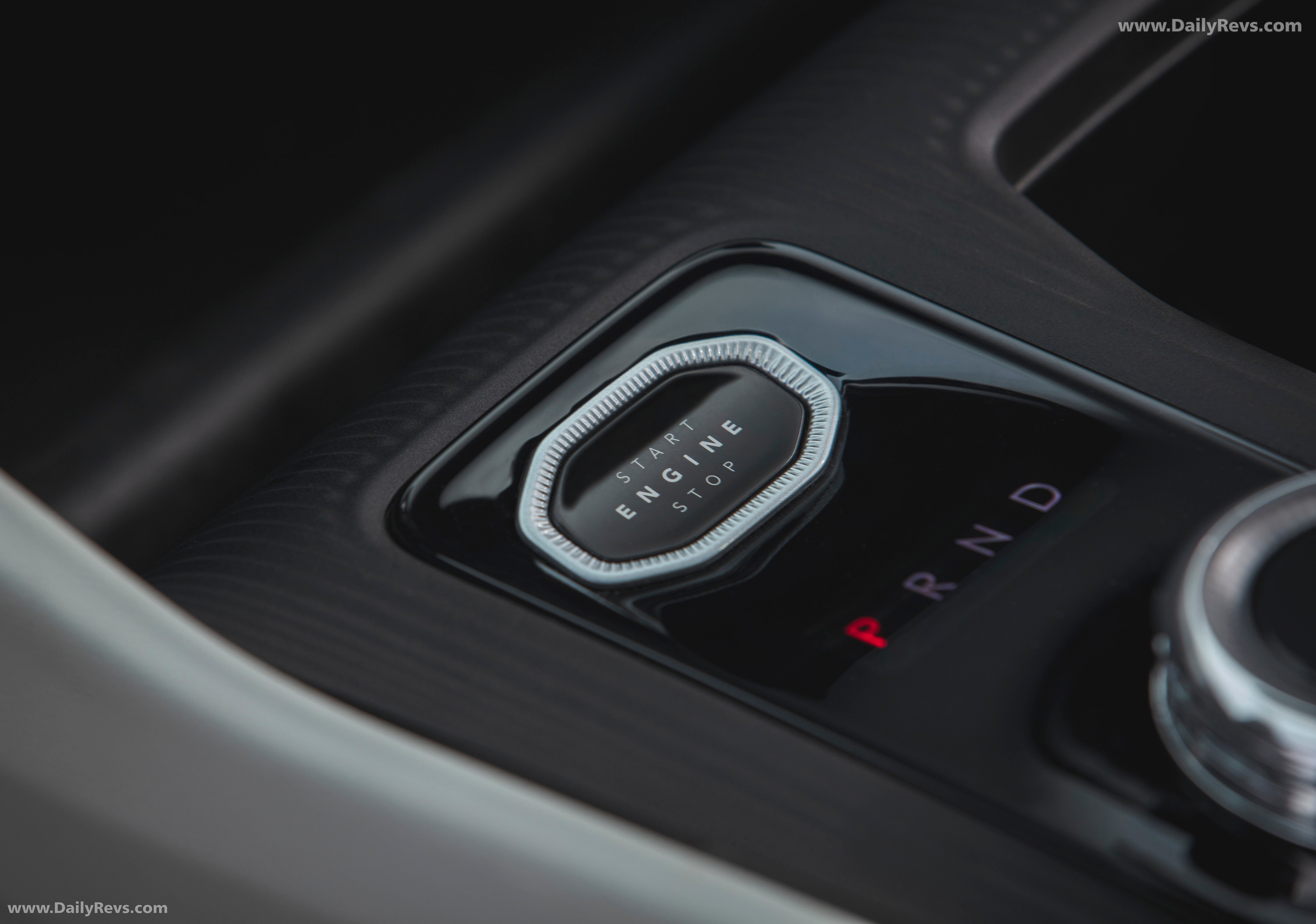 2025 Jeep Cherokee Overland Interior
