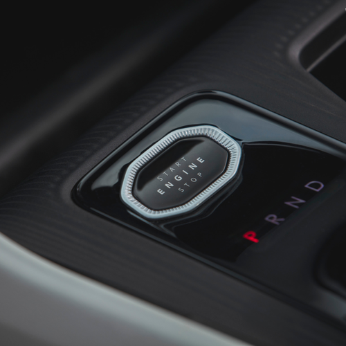 2025 Jeep Cherokee Overland Interior