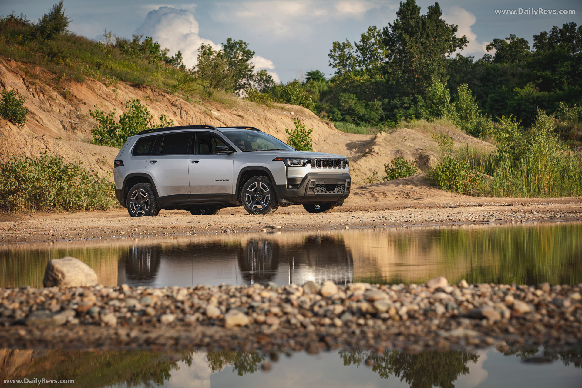 2026 Jeep Cherokee Limited Side View
