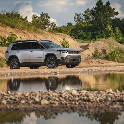 2026 Jeep Cherokee Limited Side View