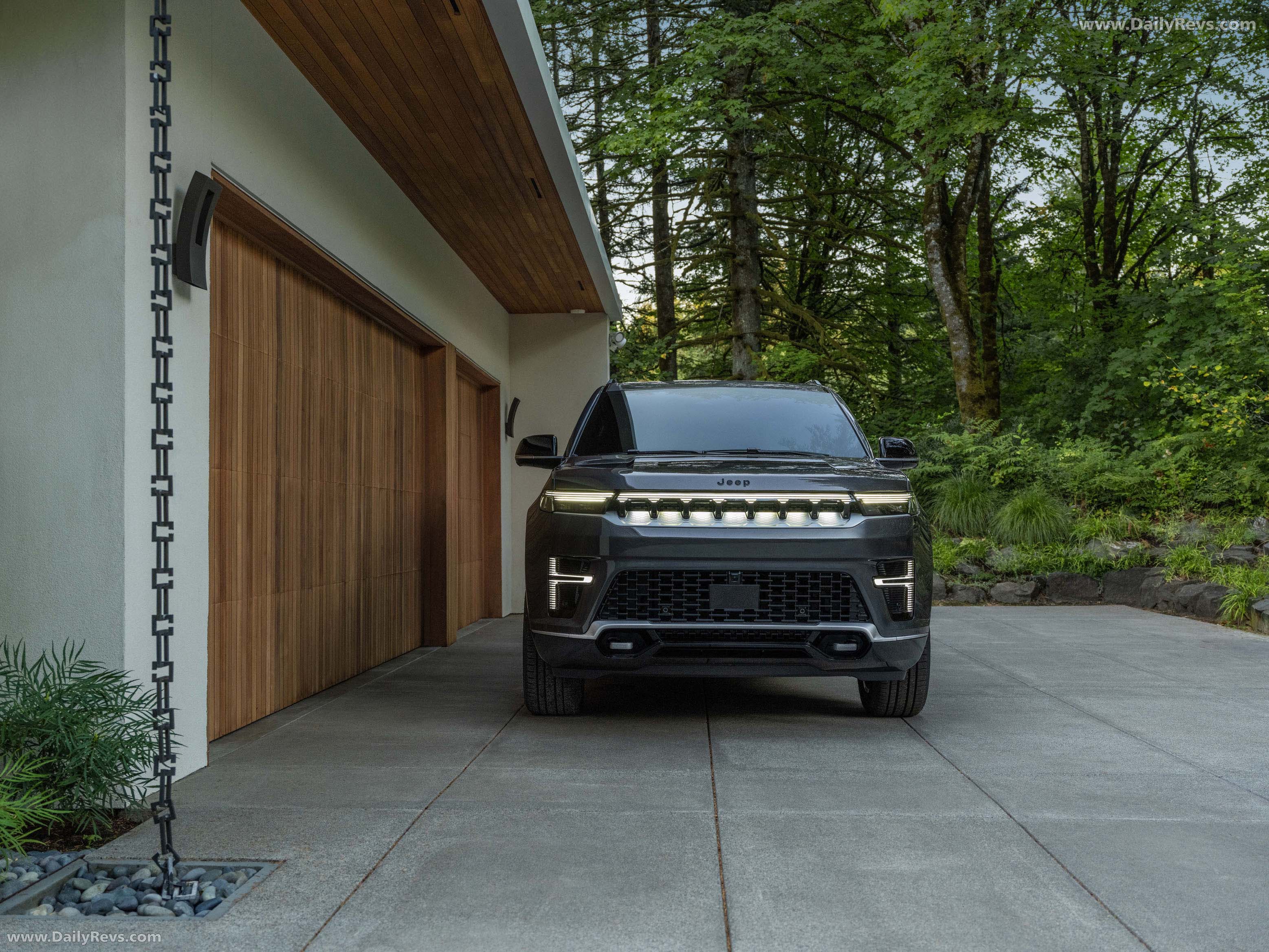 2026 Jeep Grand Wagoneer Front View