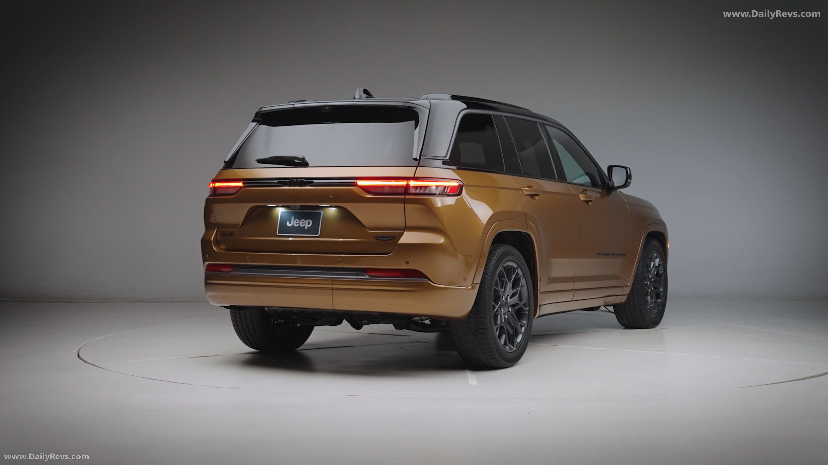 2026 Jeep Grand Cherokee Rear View