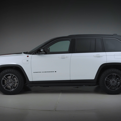 2026 Jeep Grand Cherokee Trailhawk 4xe Side View