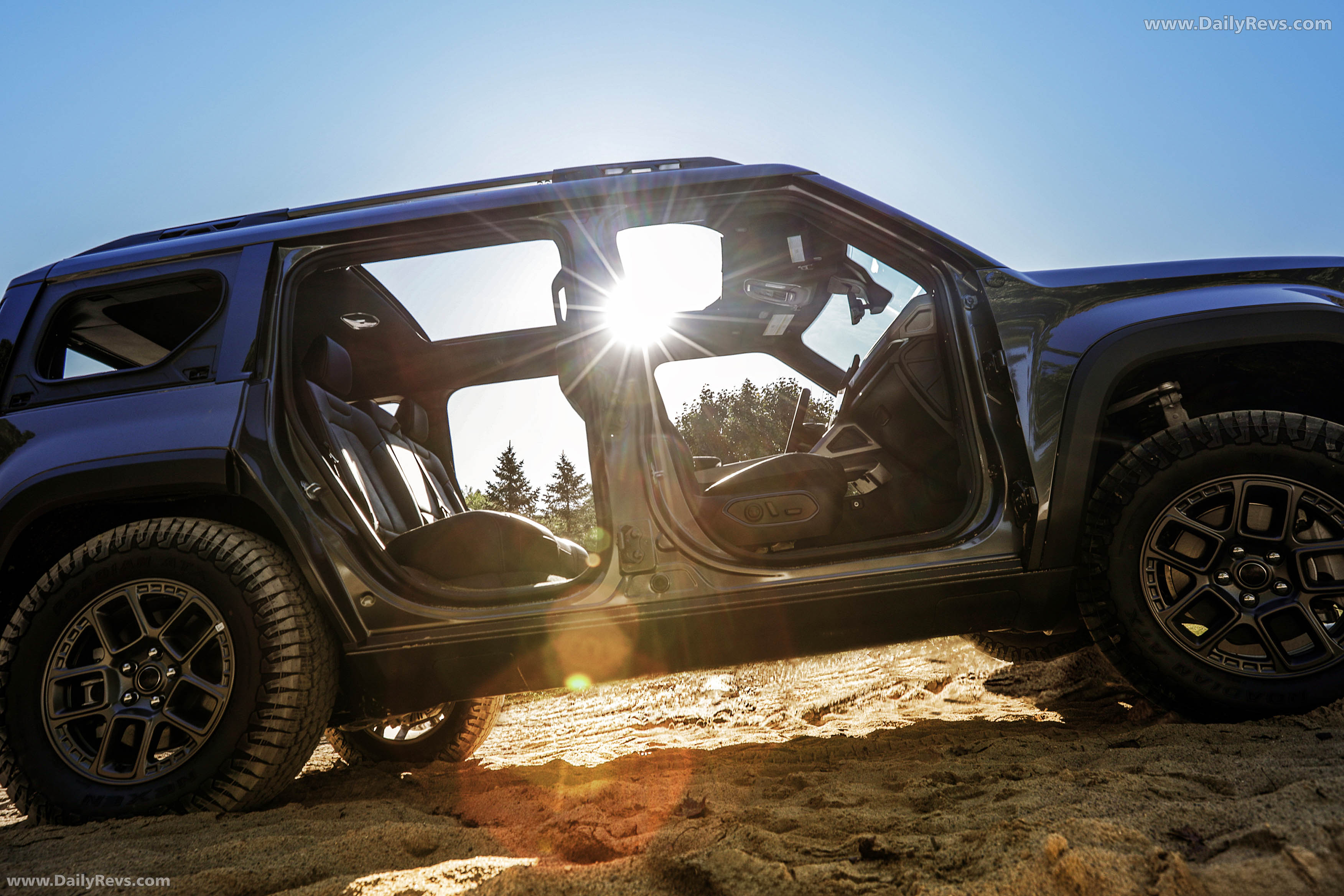 2026 Jeep Recon Side View