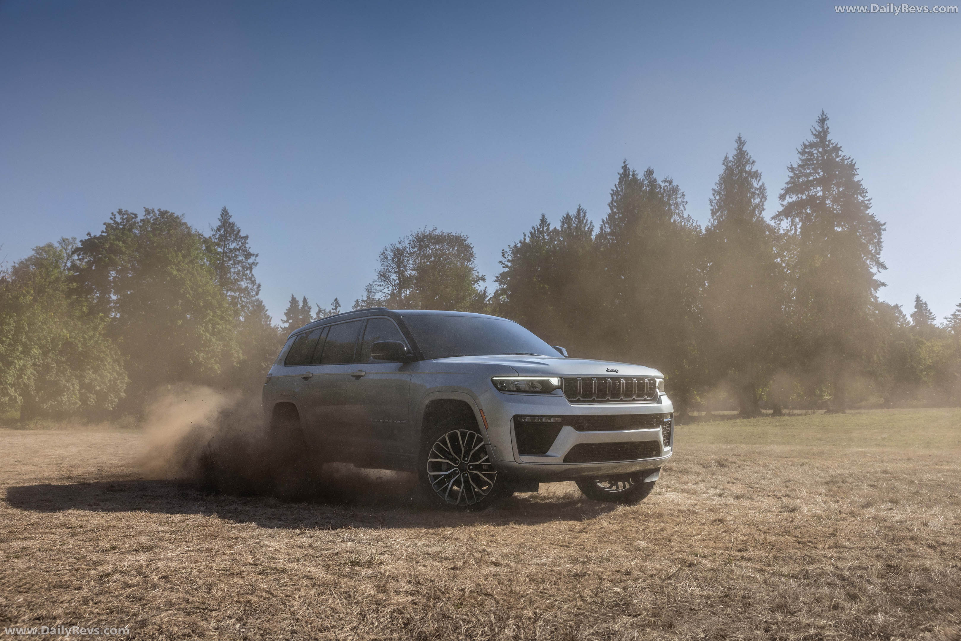 2026 Jeep Grand Cherokee L Front View