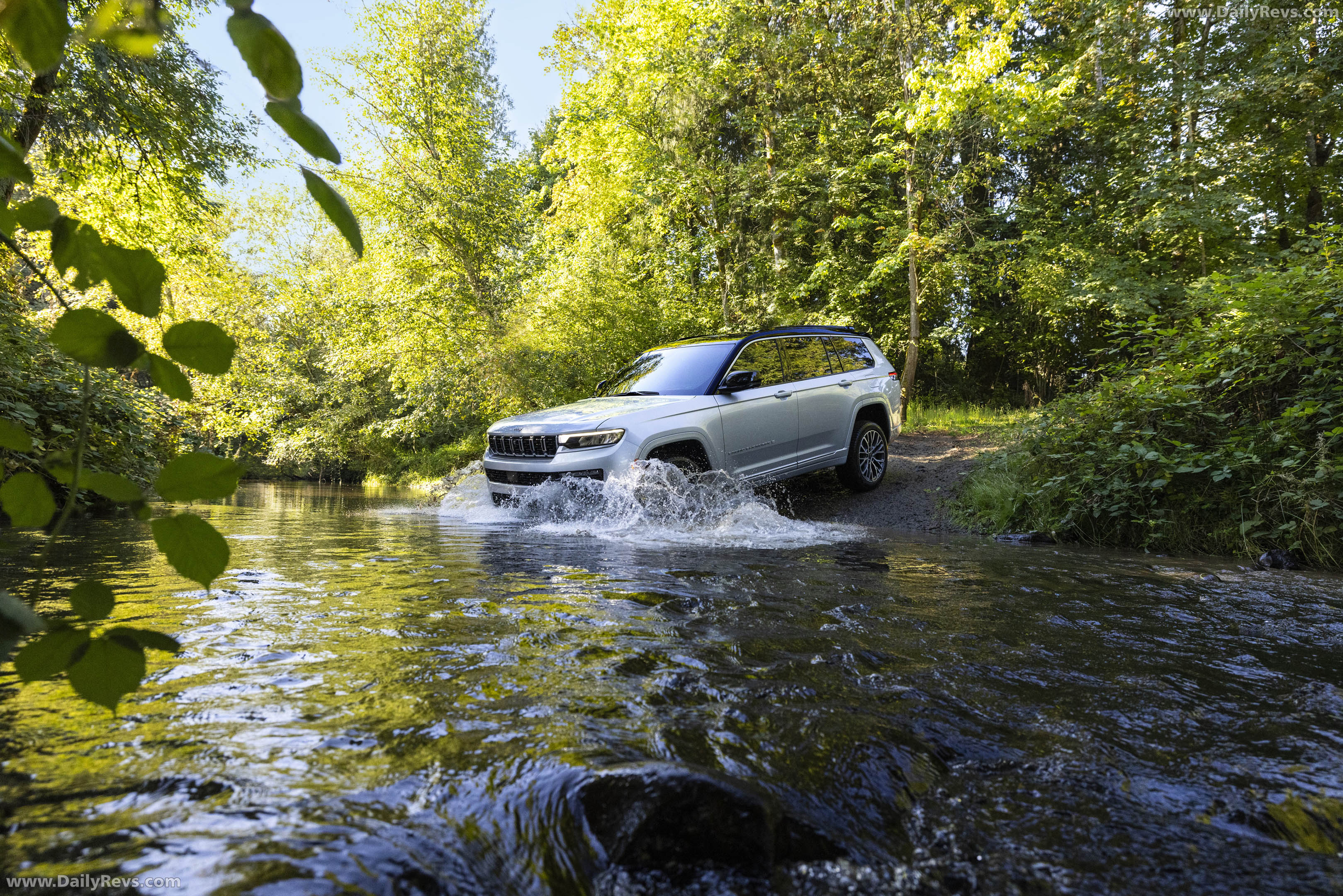2026 Jeep Grand Cherokee L Side View