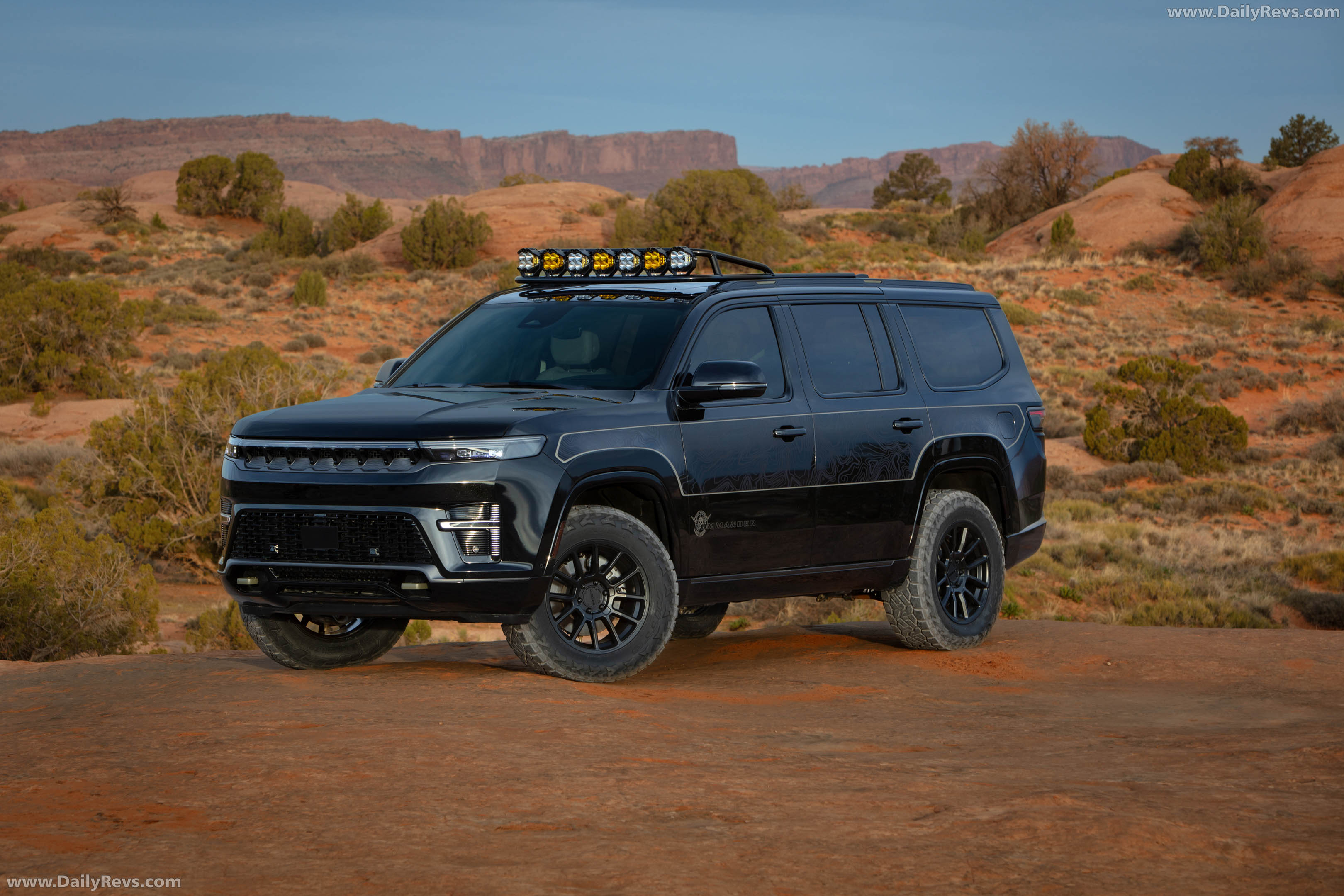 2026 Jeep Grand Wagoneer Commander Concept Front View