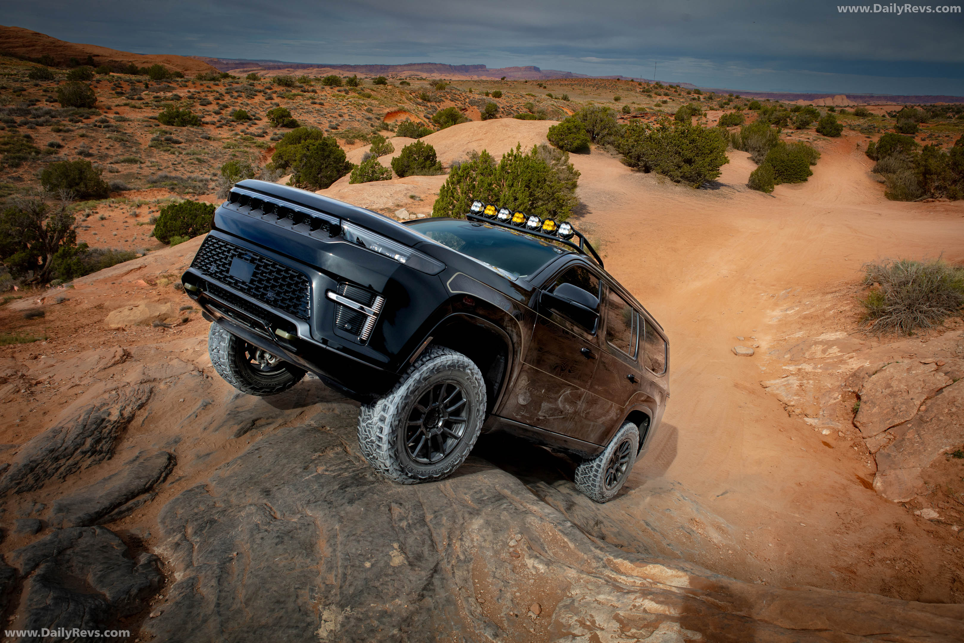2026 Jeep Grand Wagoneer Commander Concept Front View