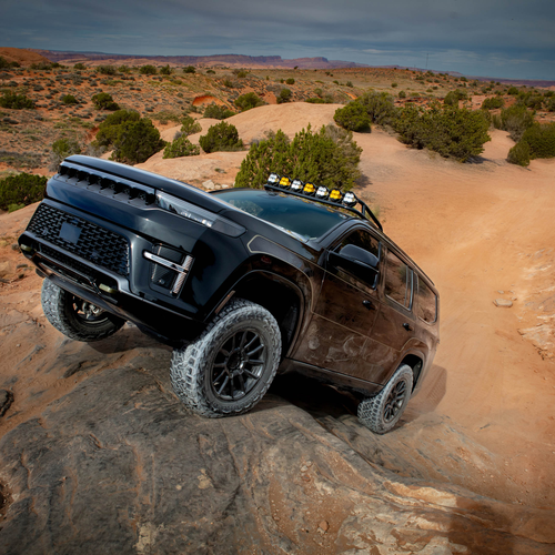 2026 Jeep Grand Wagoneer Commander Concept Front View