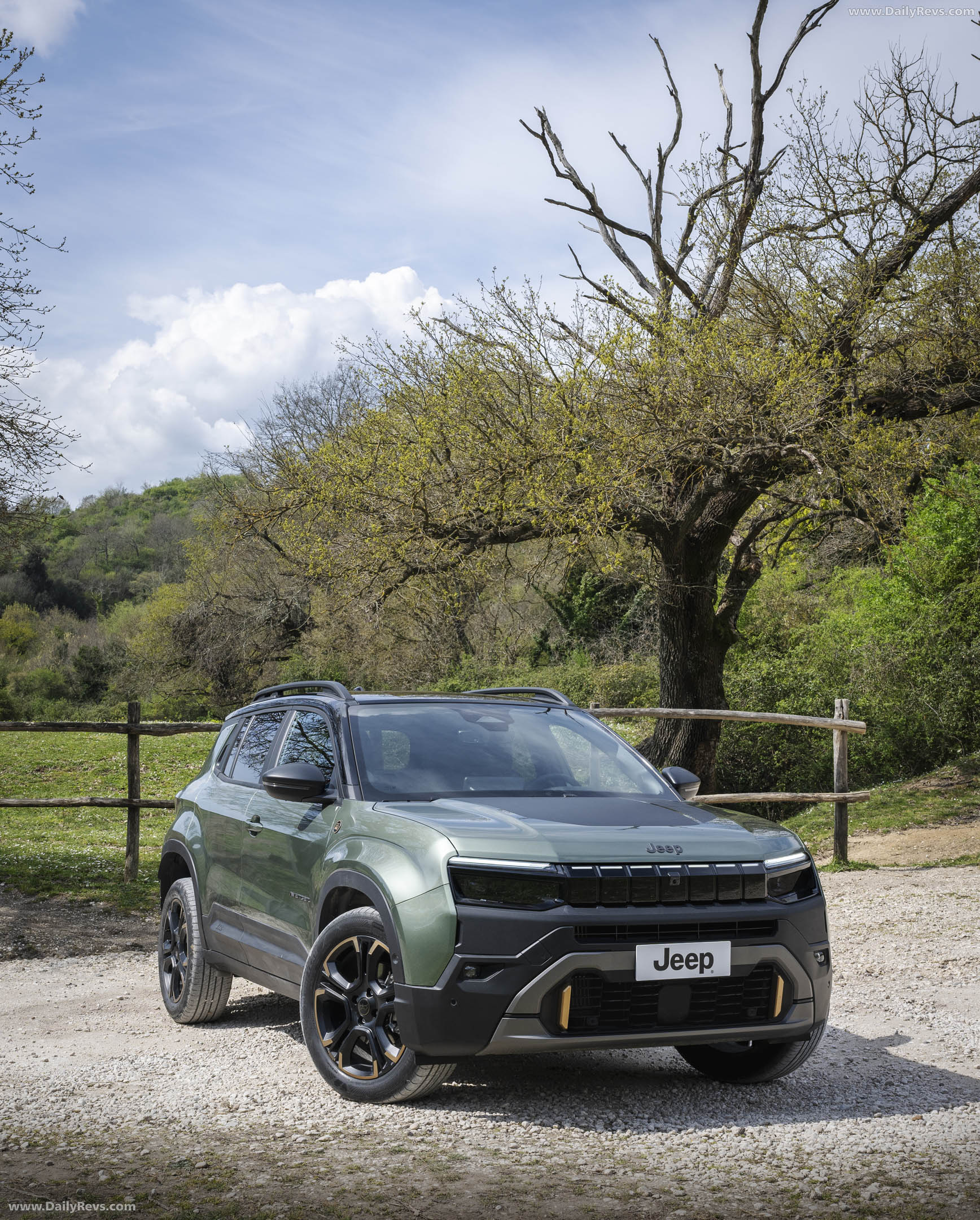 2027 Jeep Avenger 4xe 85th Anniversary Front View