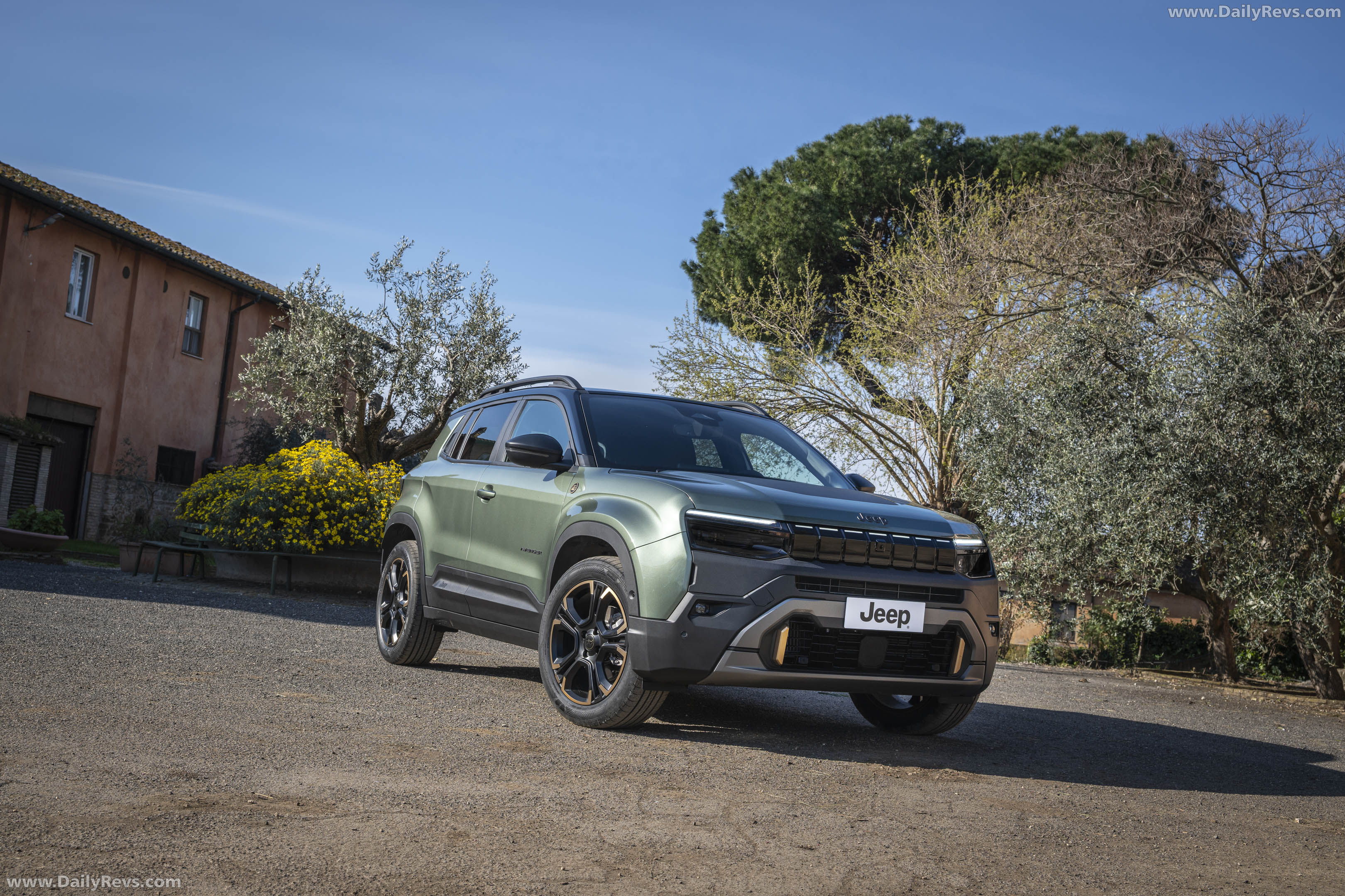 2027 Jeep Avenger 4xe 85th Anniversary Front View