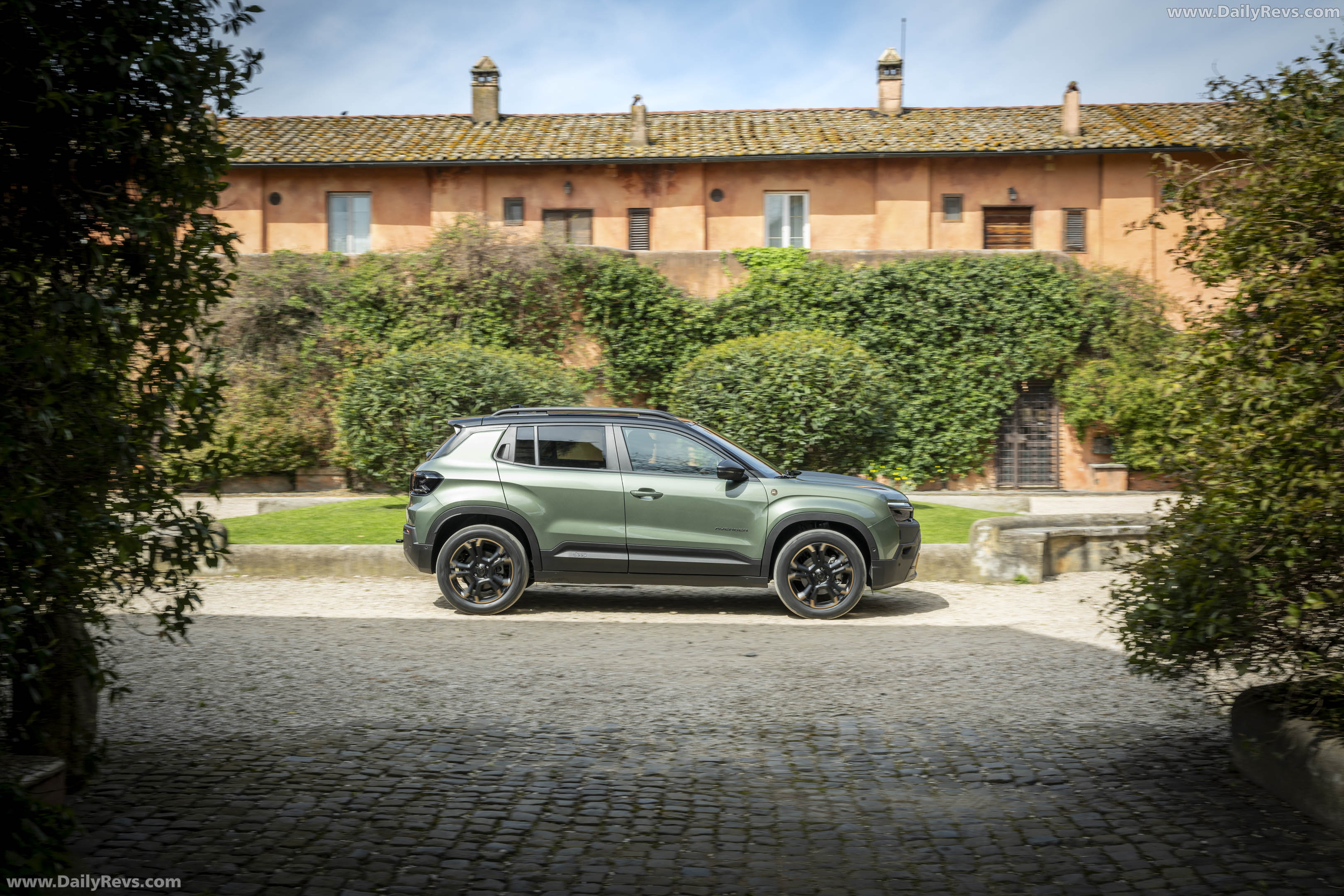 2027 Jeep Avenger 4xe 85th Anniversary Side View