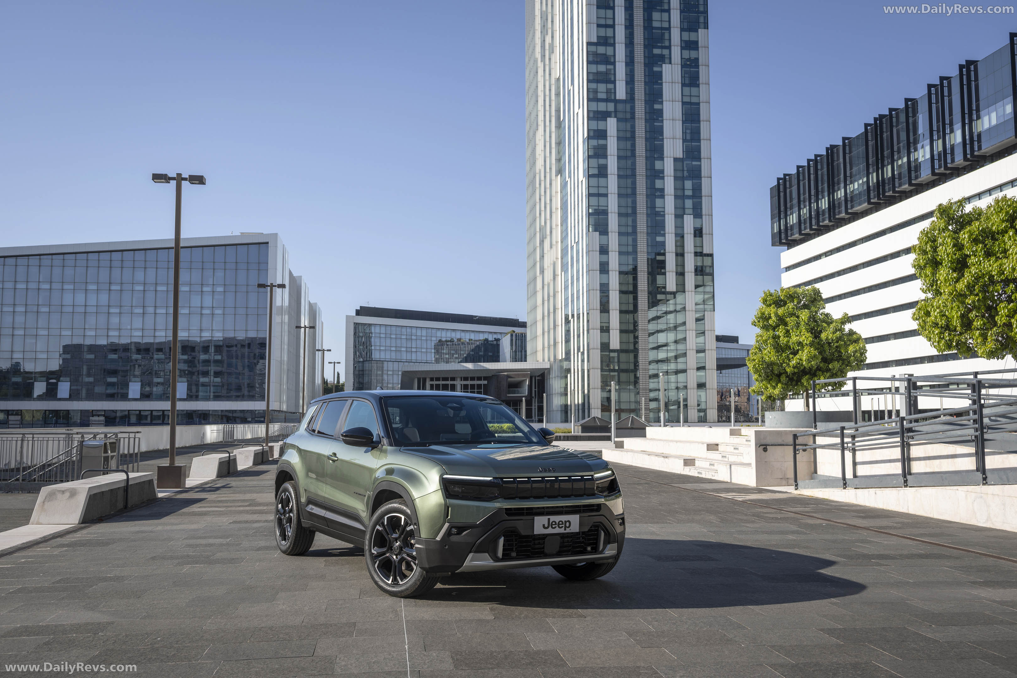 2027 Jeep Avenger e-hybrid Front View