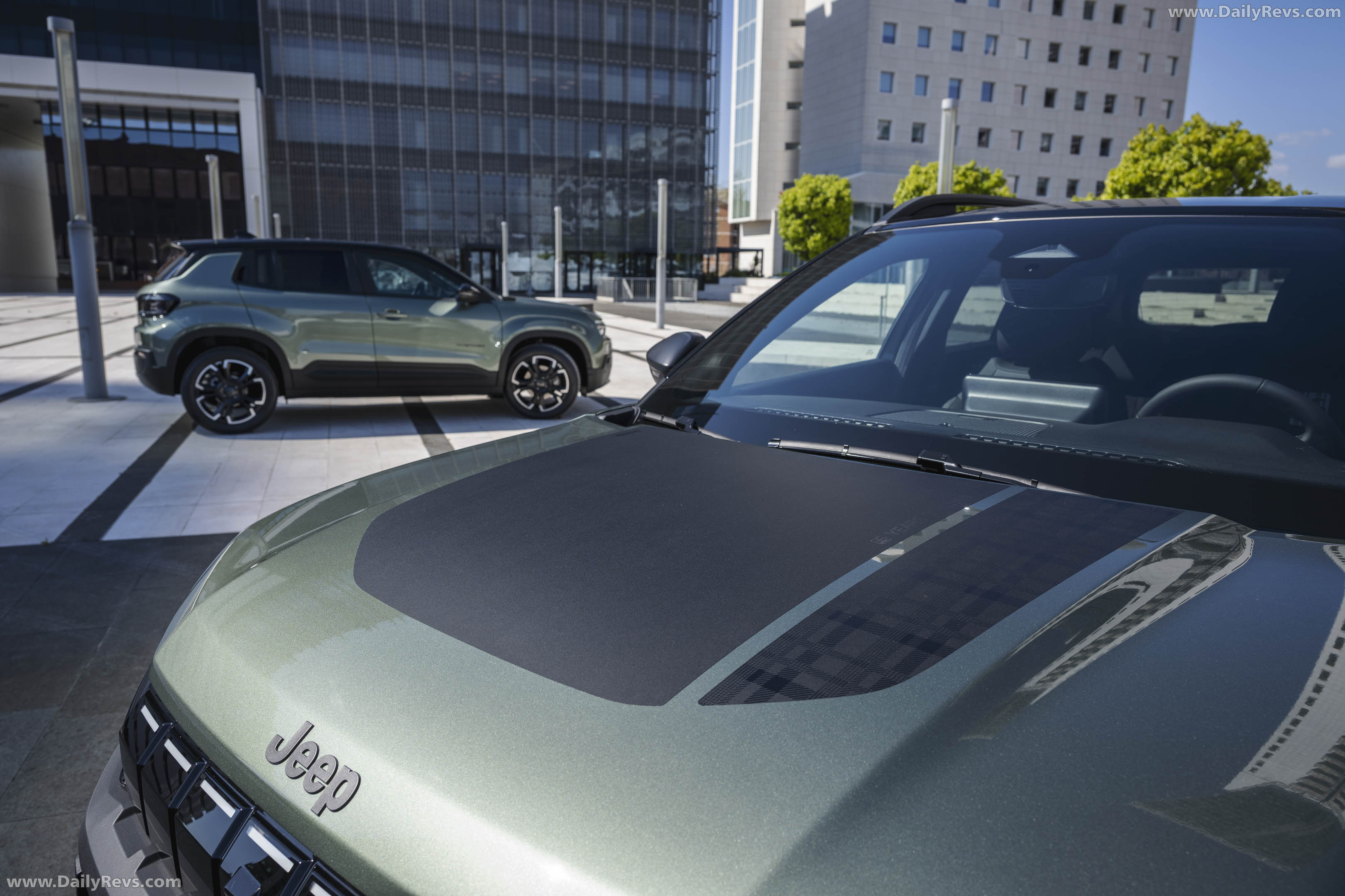 2027 Jeep Avenger e-hybrid Side View