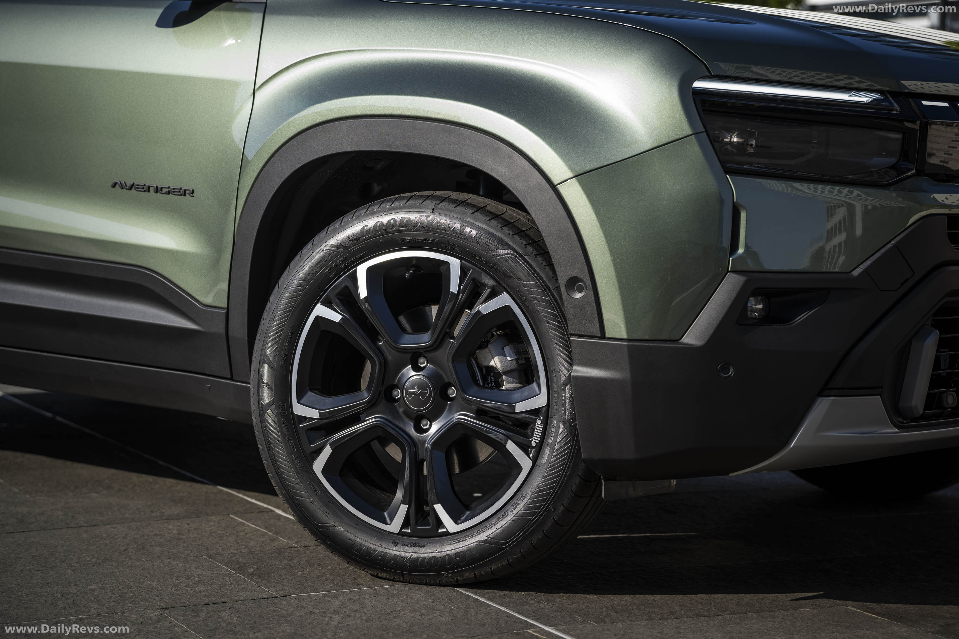 2027 Jeep Avenger e-hybrid Exterior