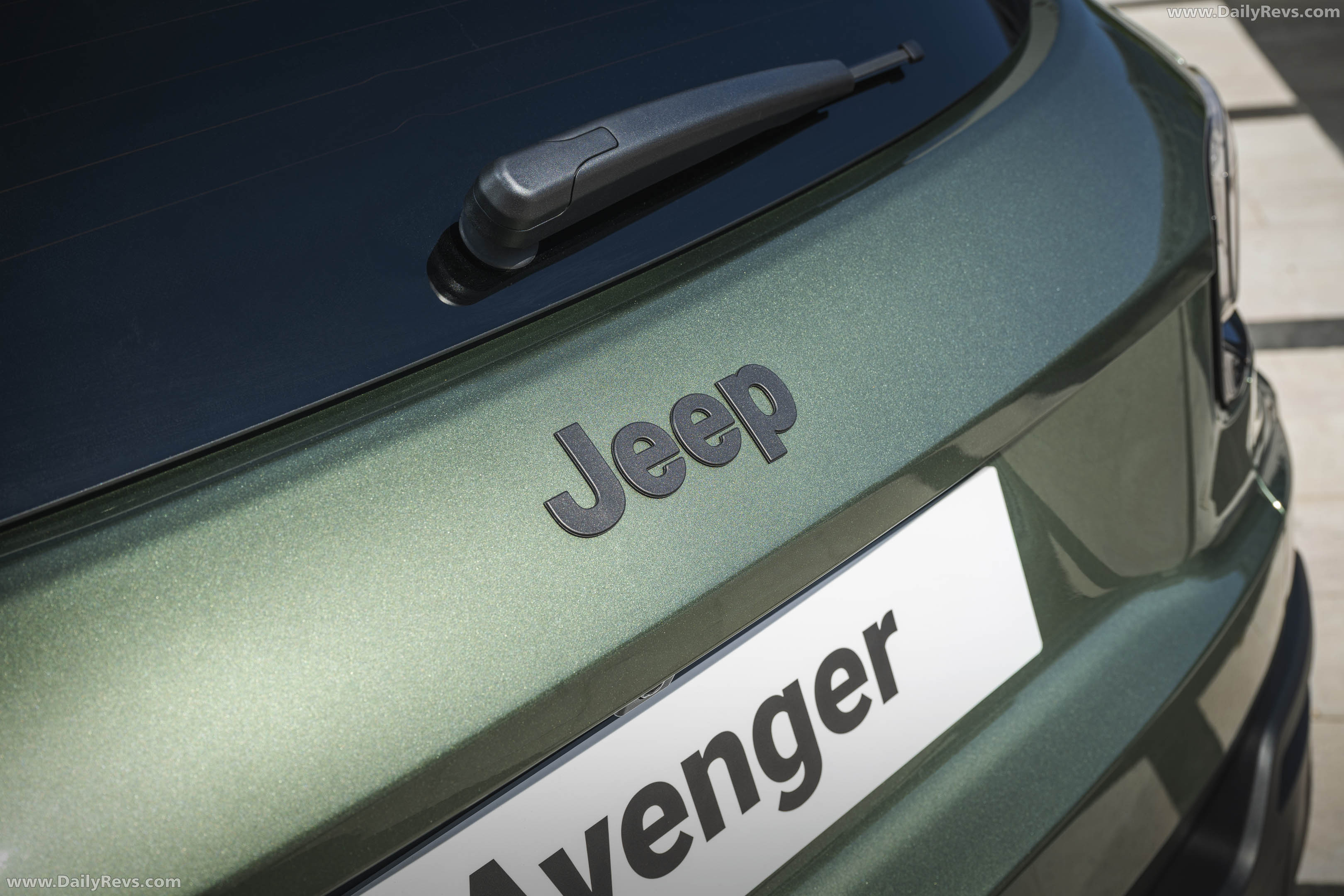 2027 Jeep Avenger e-hybrid Exterior