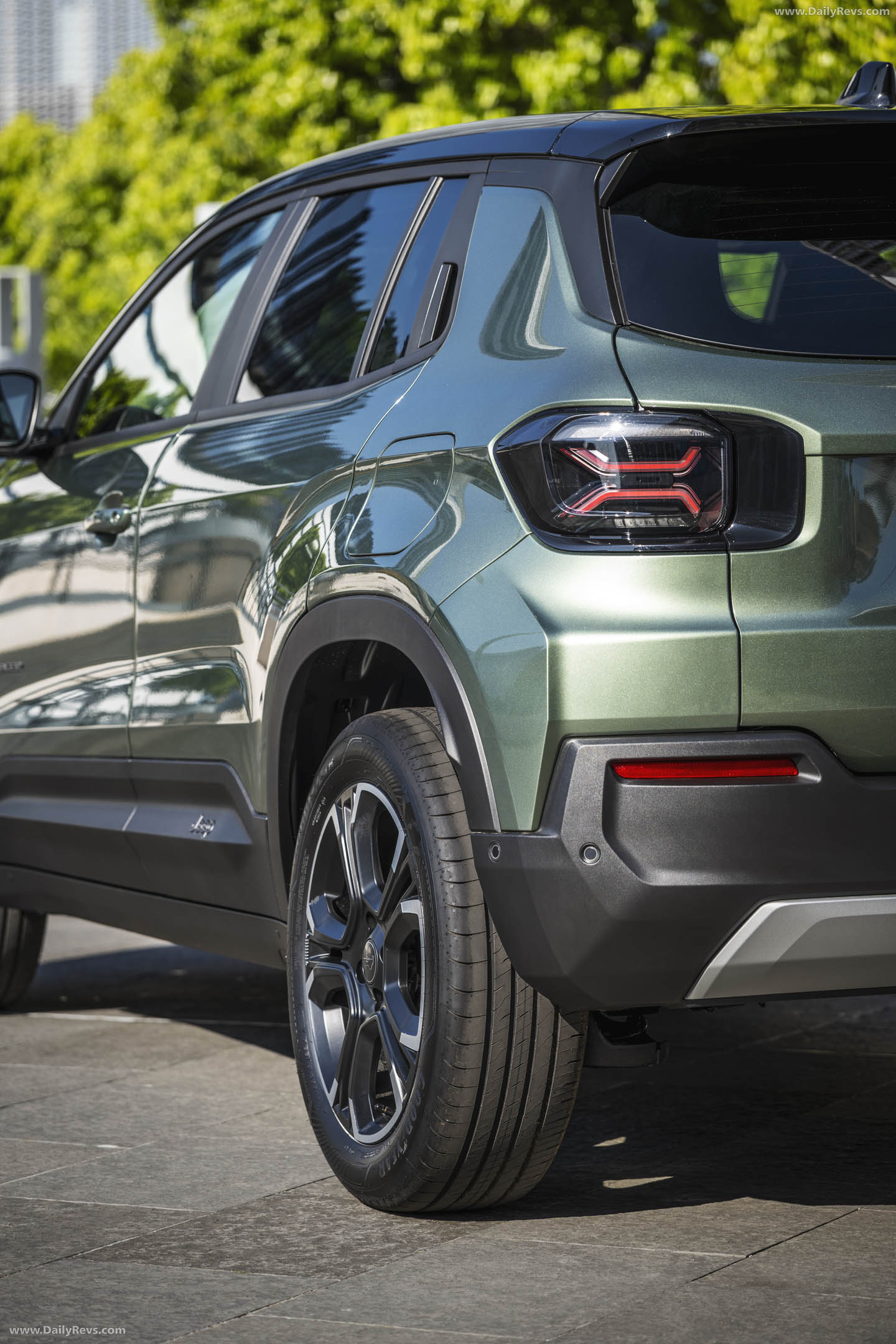 2027 Jeep Avenger e-hybrid Exterior