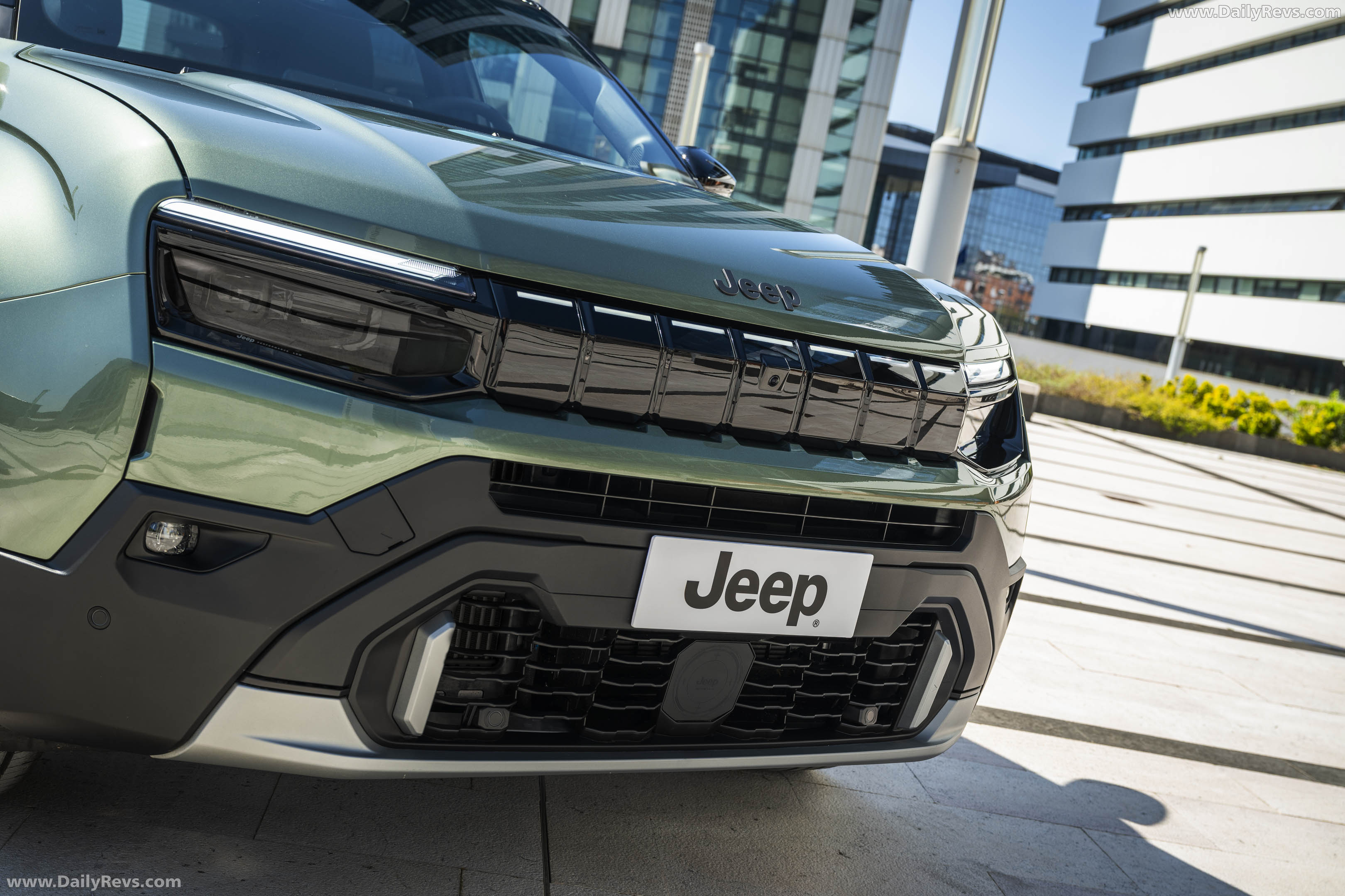 2027 Jeep Avenger e-hybrid Exterior