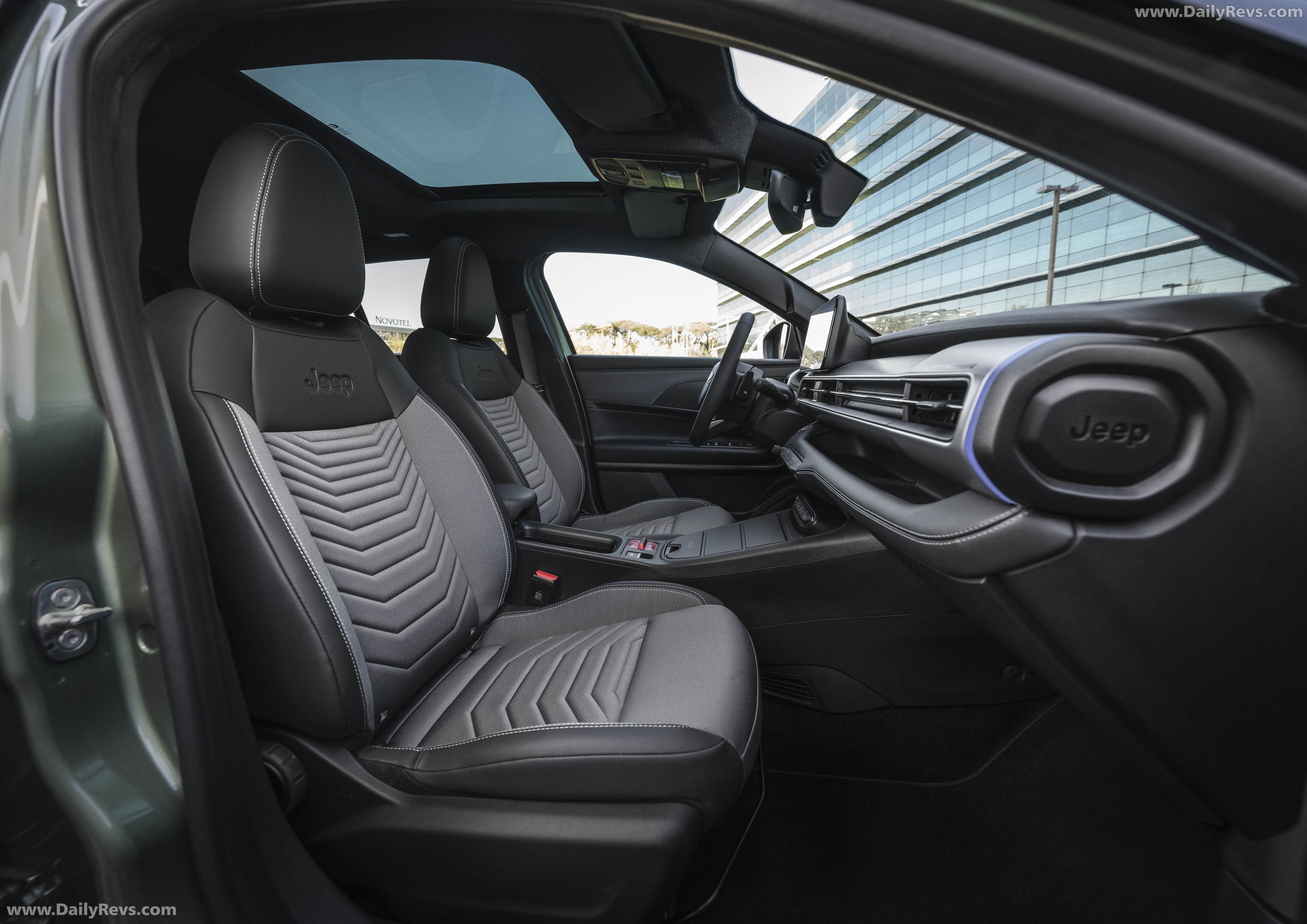2027 Jeep Avenger e-hybrid Interior