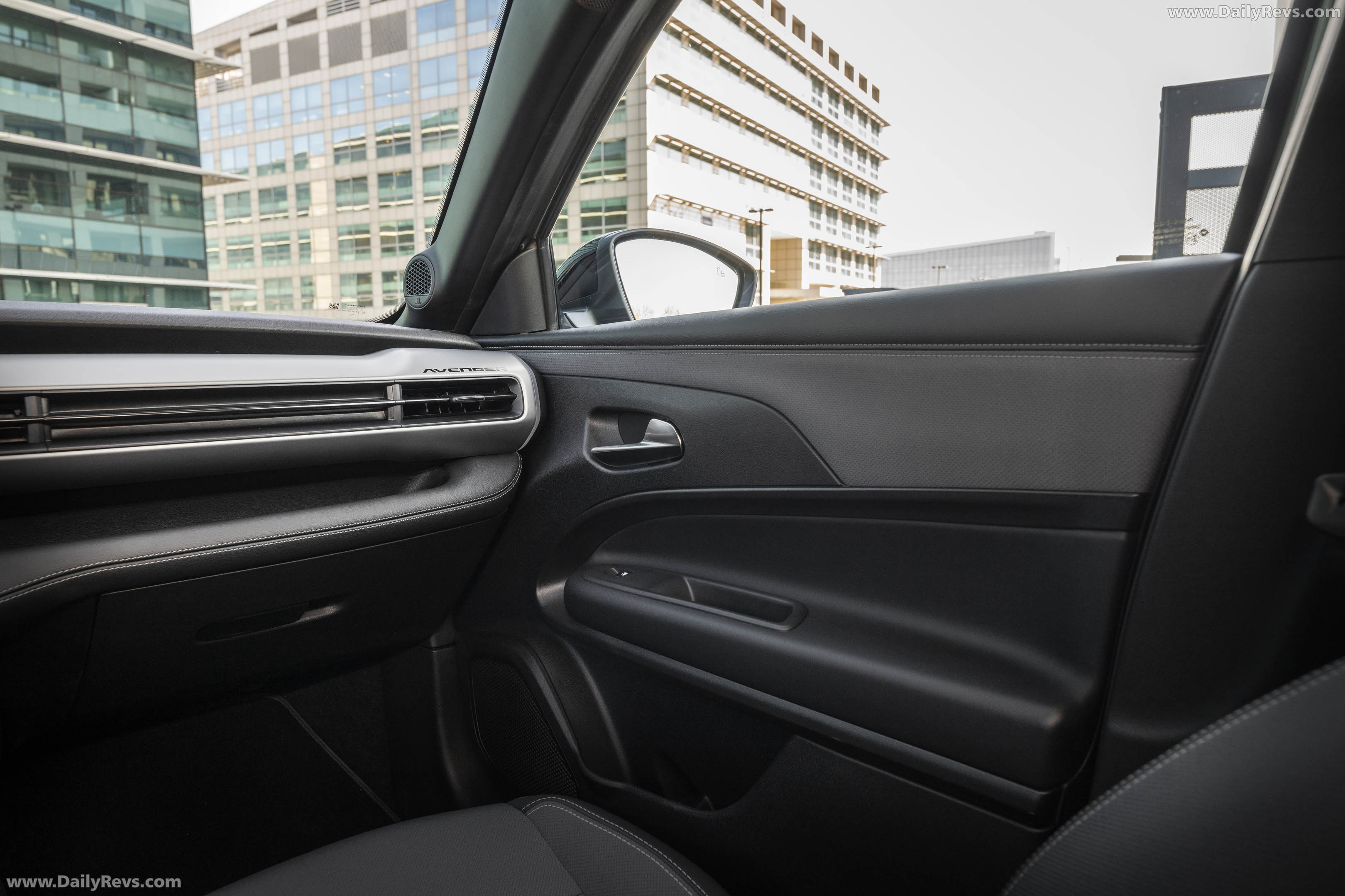 2027 Jeep Avenger e-hybrid Interior