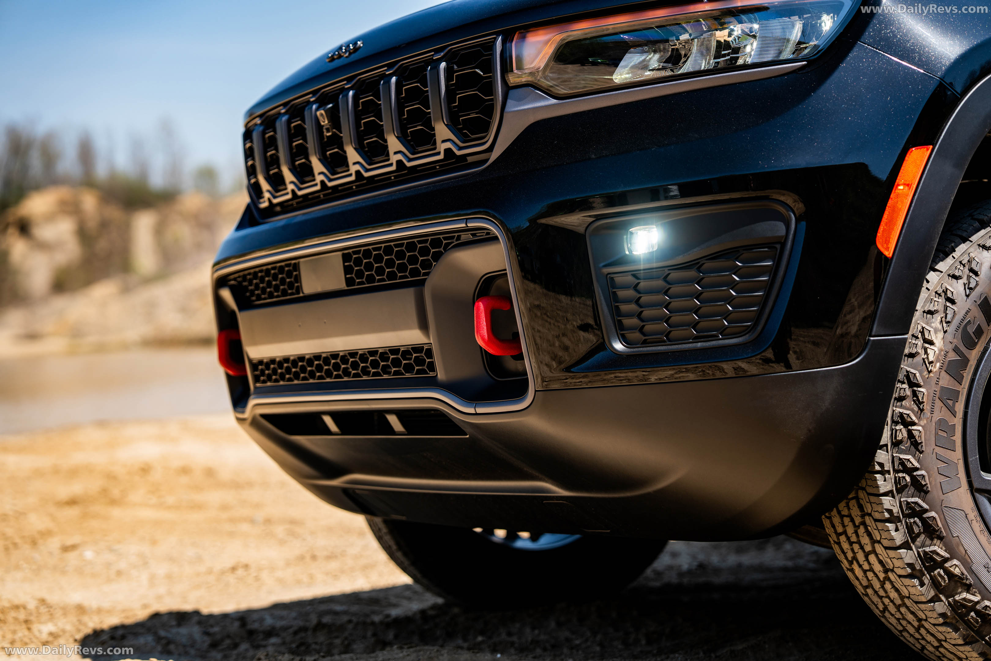 2027 Jeep Grand Cherokee Trailhawk Exterior