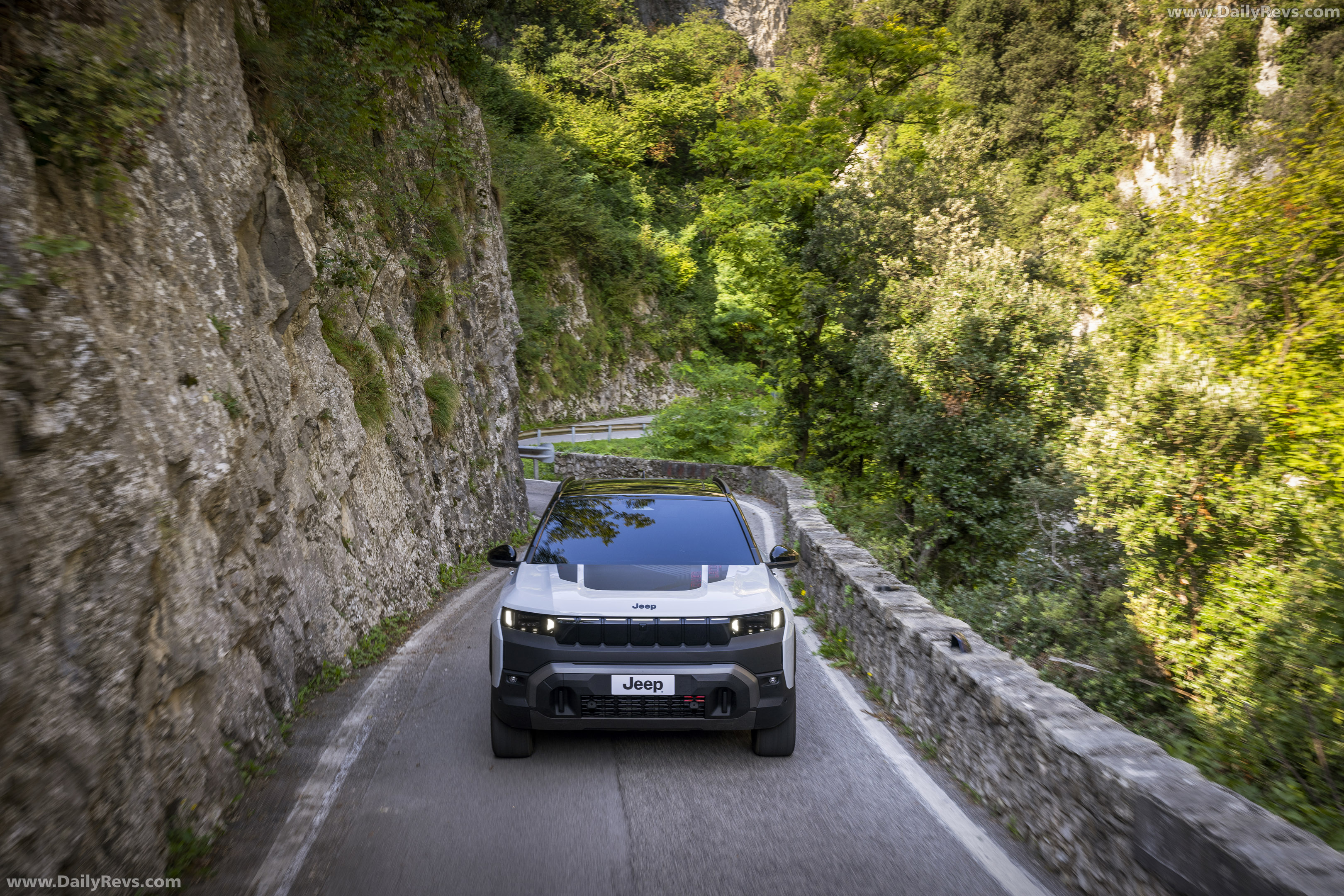 2026 Jeep Compass EV 4xe Front View