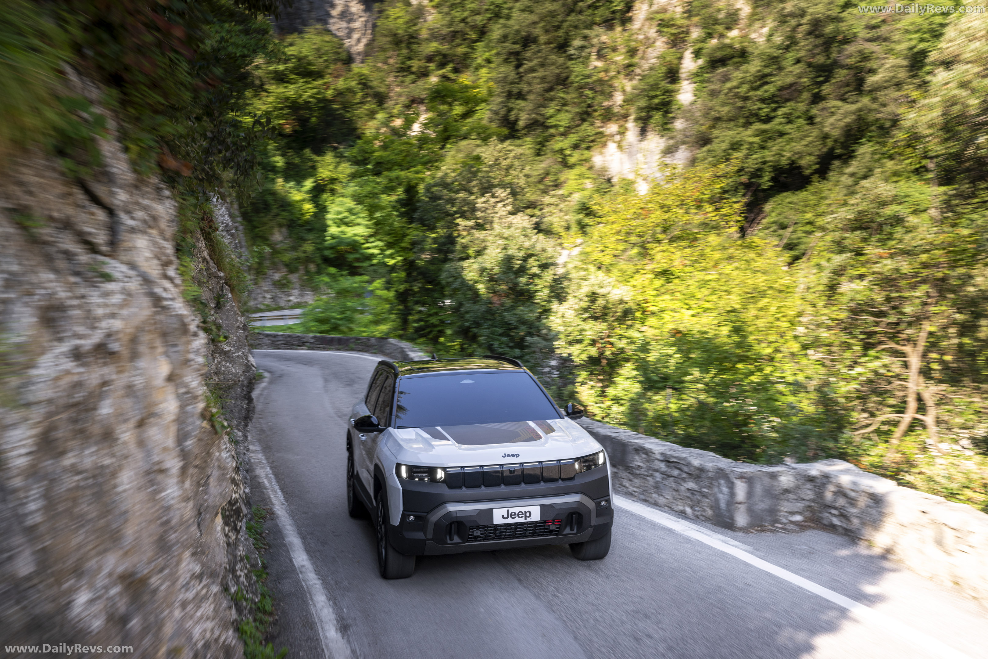 2026 Jeep Compass EV 4xe Front View