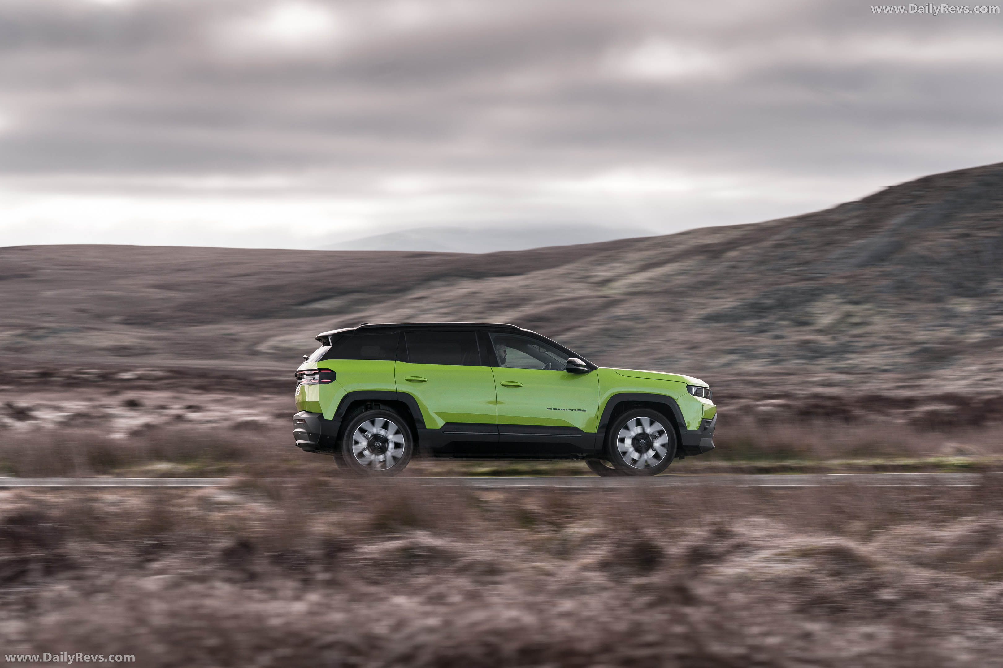 2026 Jeep Compass EV UK Version Side View