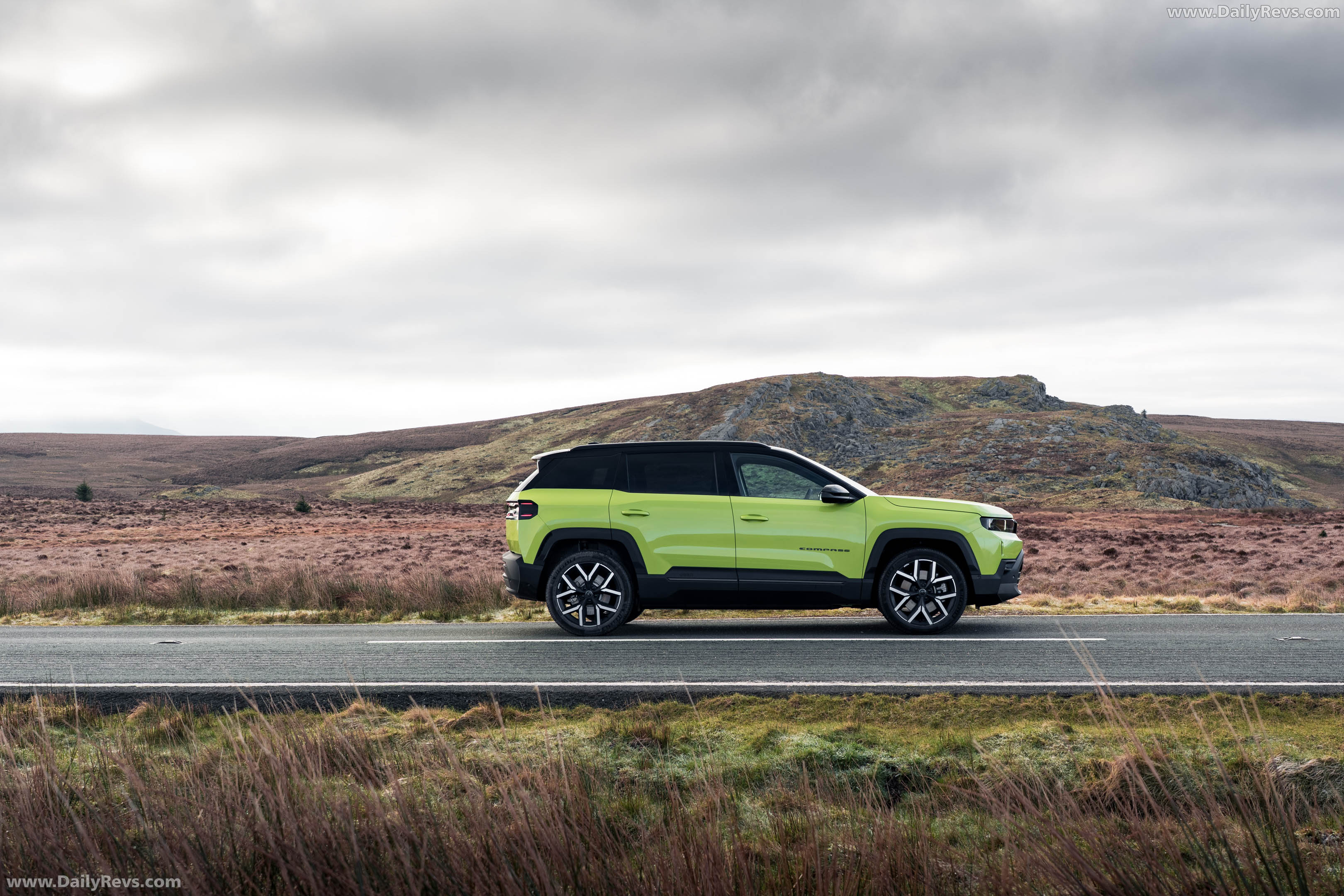 2026 Jeep Compass EV UK Version Side View