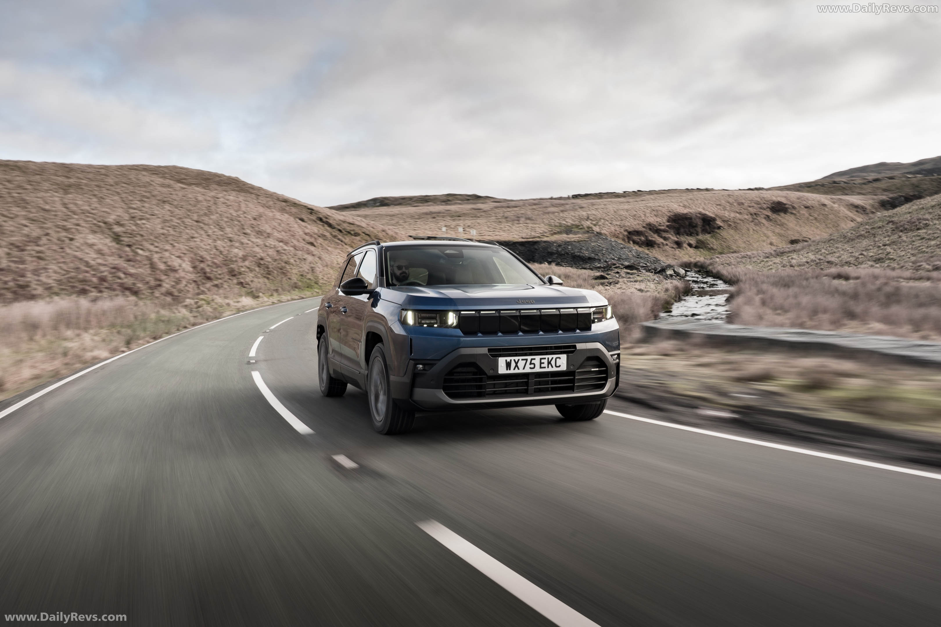 2026 Jeep Compass e-Hybrid UK Version Front View