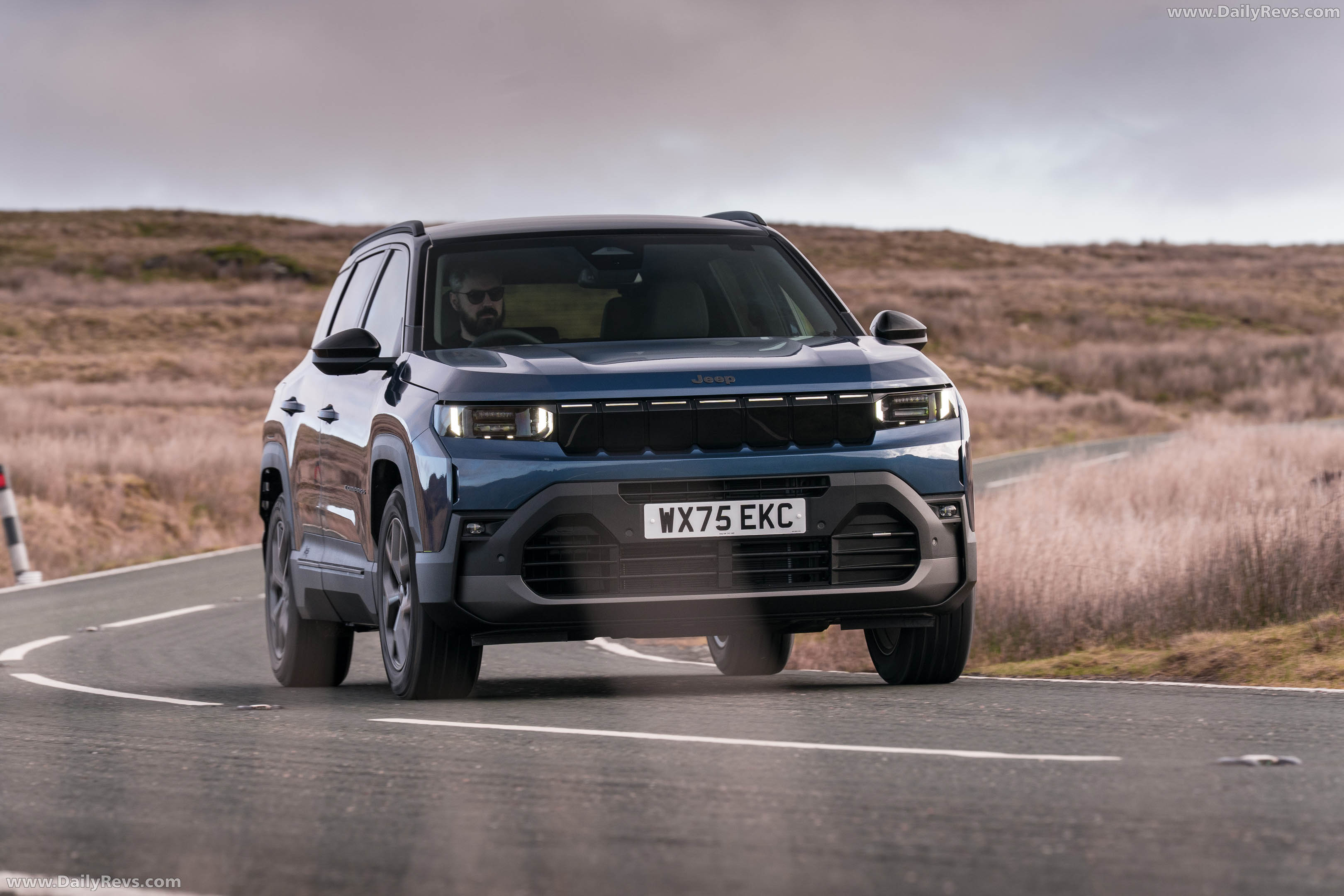 2026 Jeep Compass e-Hybrid UK Version Front View