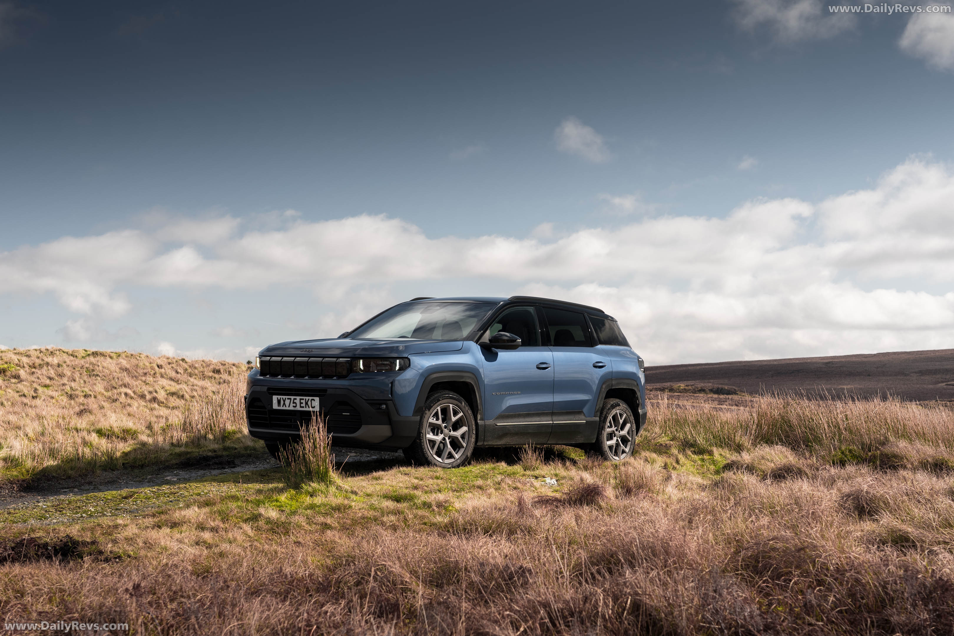 2026 Jeep Compass e-Hybrid UK Version Front View