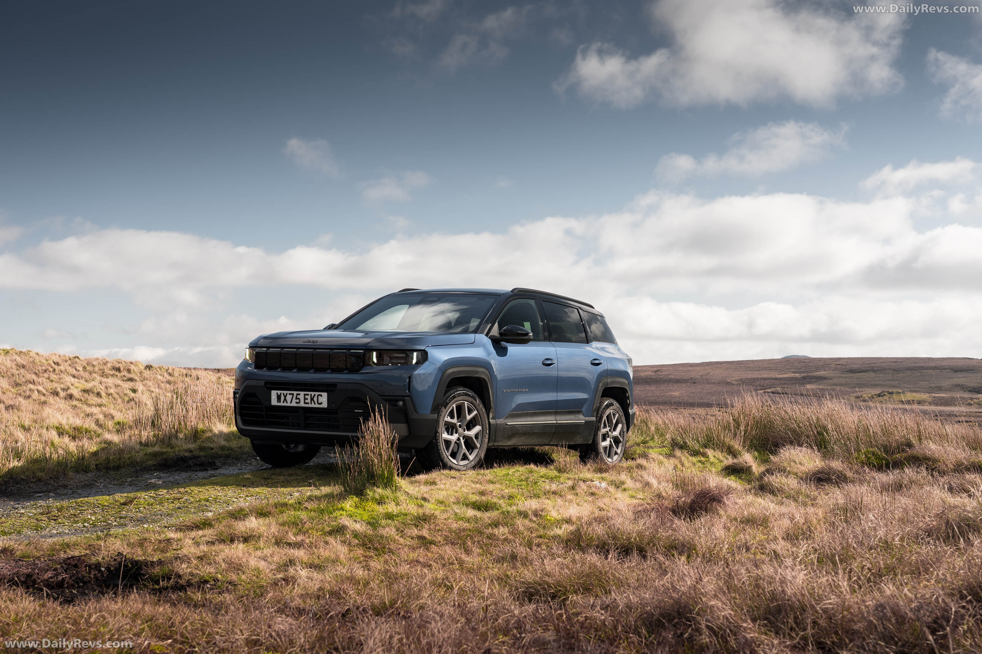 2026 Jeep Compass e-Hybrid UK Version Front View
