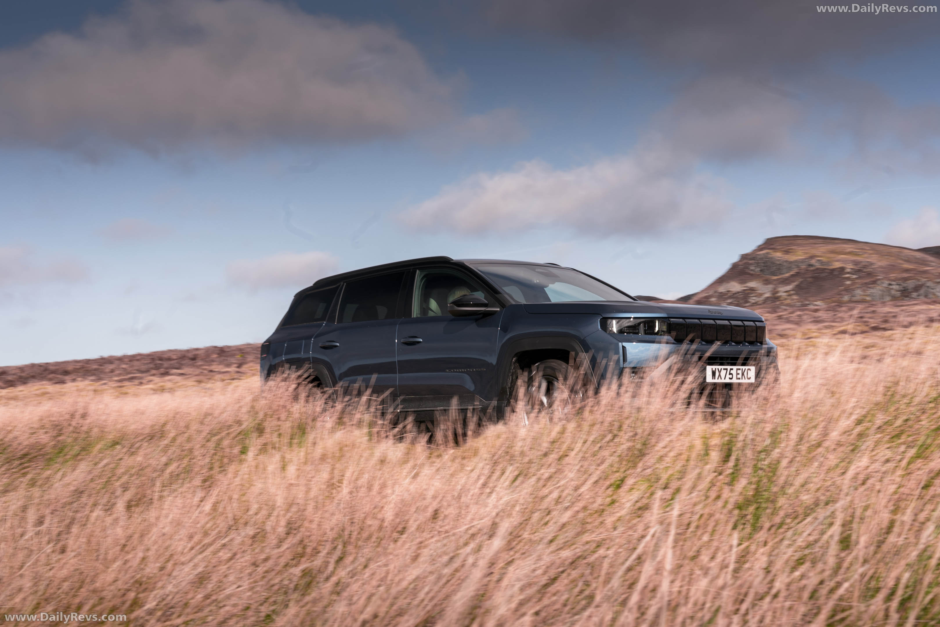 2026 Jeep Compass e-Hybrid UK Version Front View