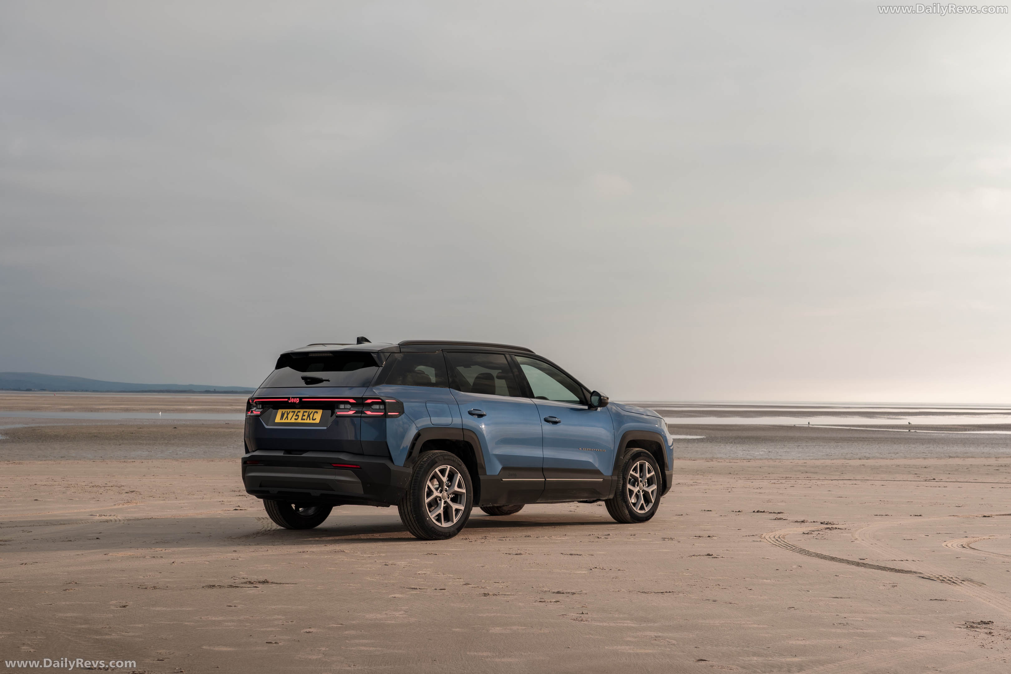 2026 Jeep Compass e-Hybrid UK Version Rear View