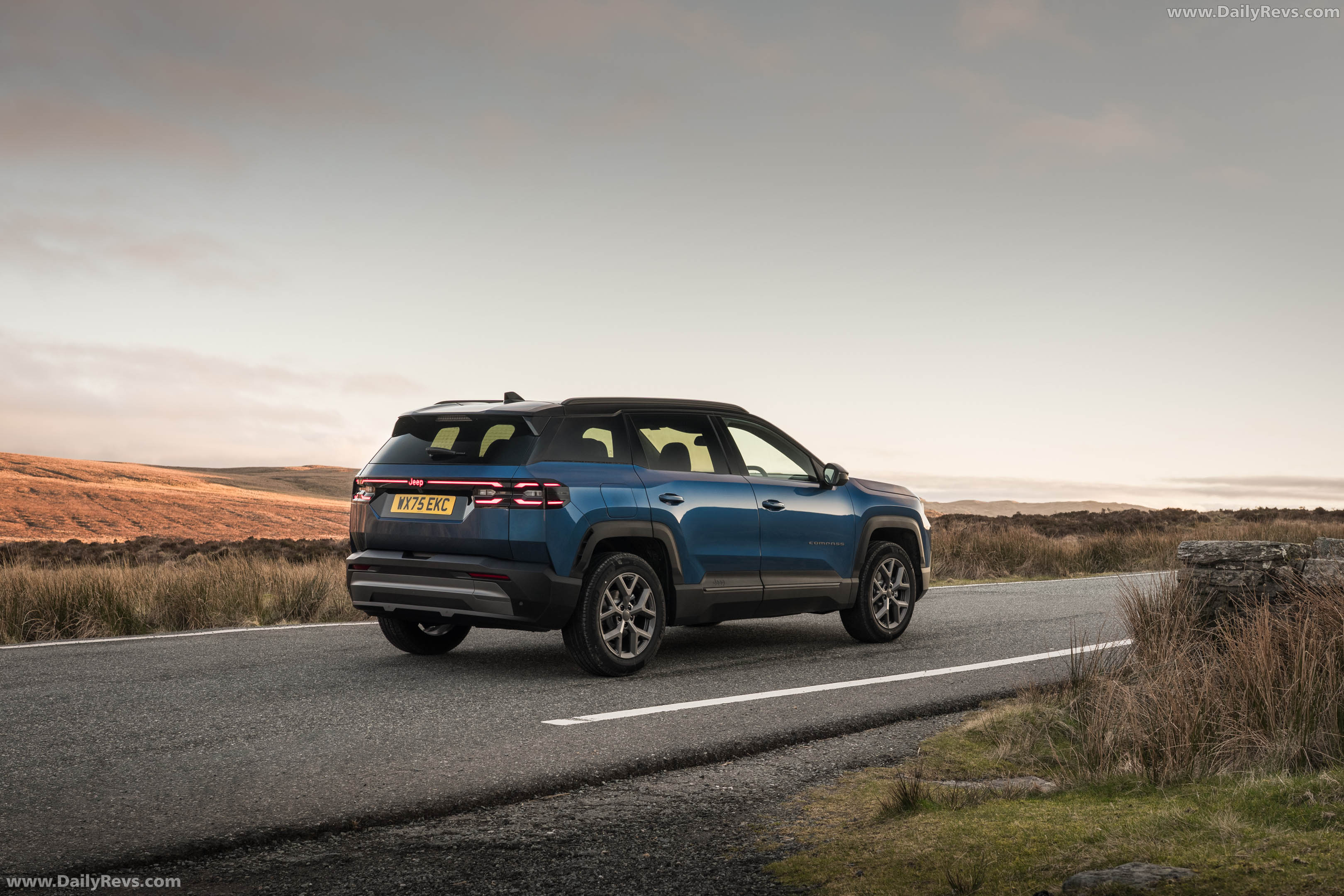 2026 Jeep Compass e-Hybrid UK Version Rear View