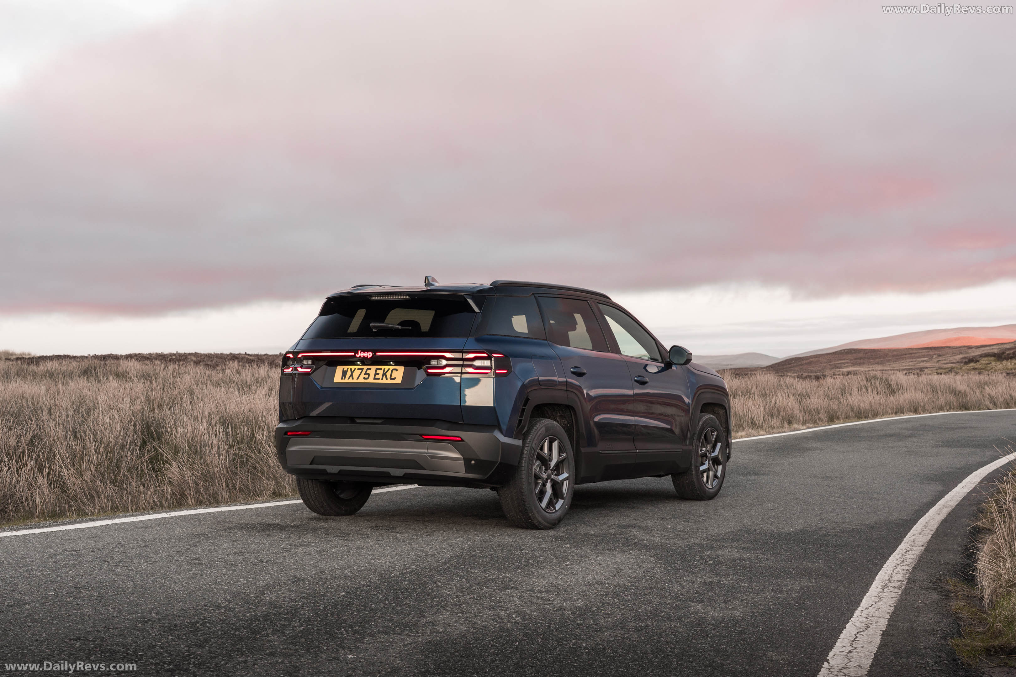 2026 Jeep Compass e-Hybrid UK Version Rear View