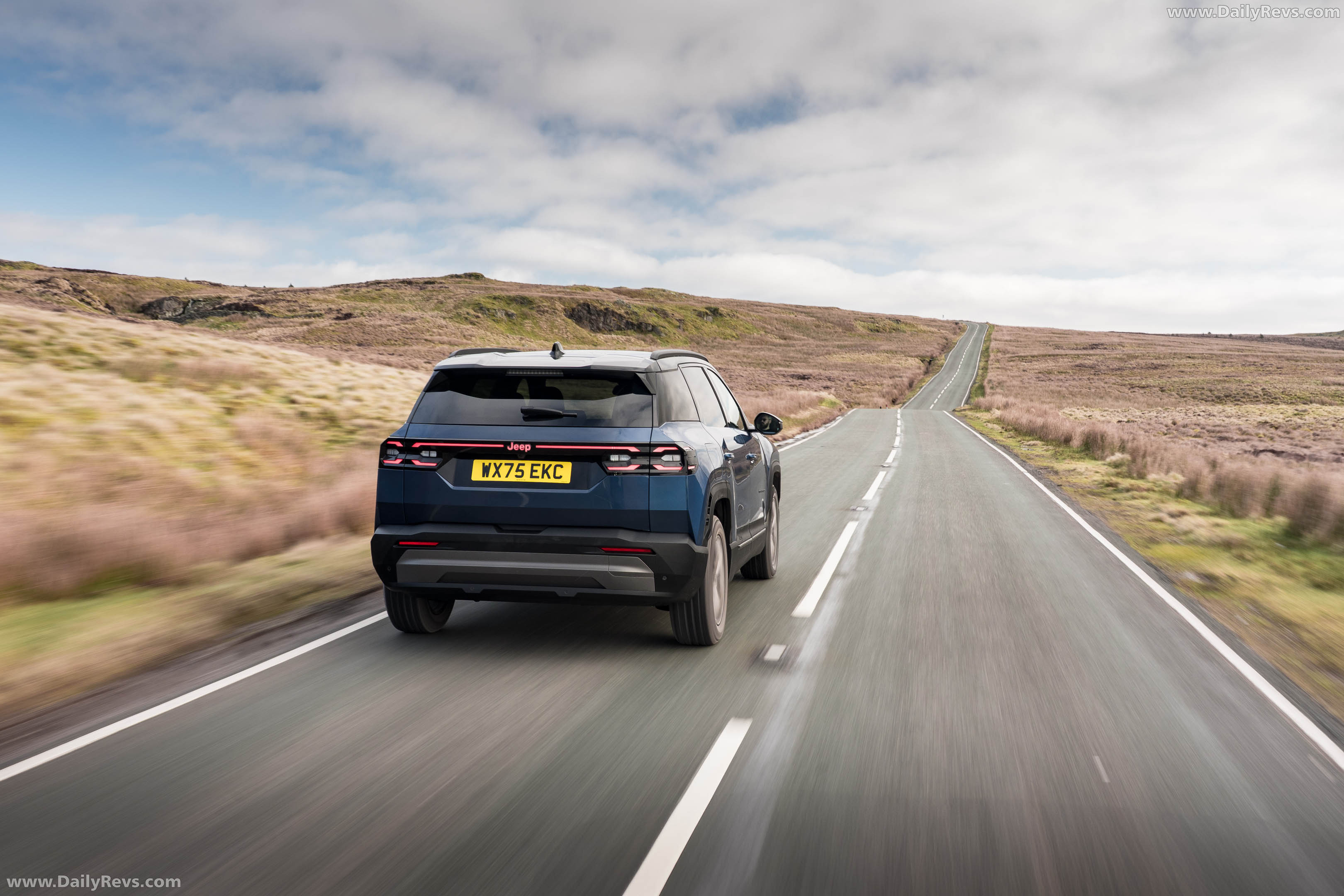 2026 Jeep Compass e-Hybrid UK Version Rear View